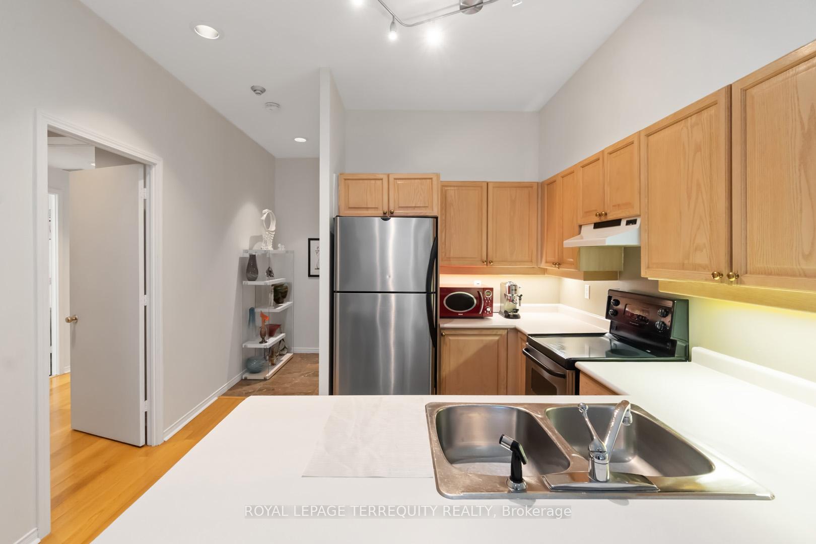 Photo 14 of Unit 2215, 7 King Street E, Toronto, Church-Yonge Corridor — HOMEH