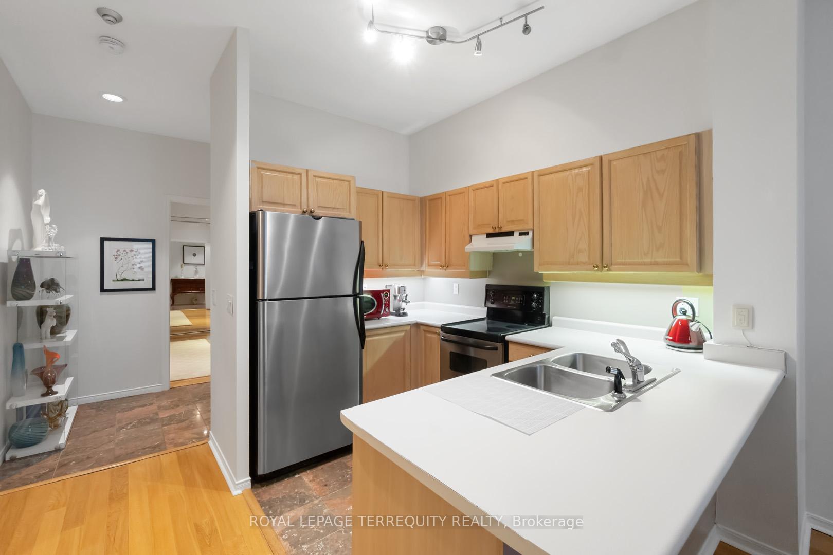 Photo 15 of Unit 2215, 7 King Street E, Toronto, Church-Yonge Corridor — HOMEH