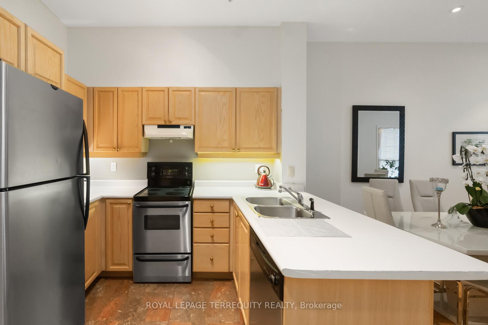 Photo 17 of Unit 2215, 7 King Street E, Toronto, Church-Yonge Corridor — HOMEH
