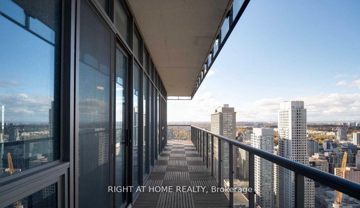 Photo 6 of Unit 4504, 33 Charles Street E, Toronto, Church-Yonge Corridor — HOMEH