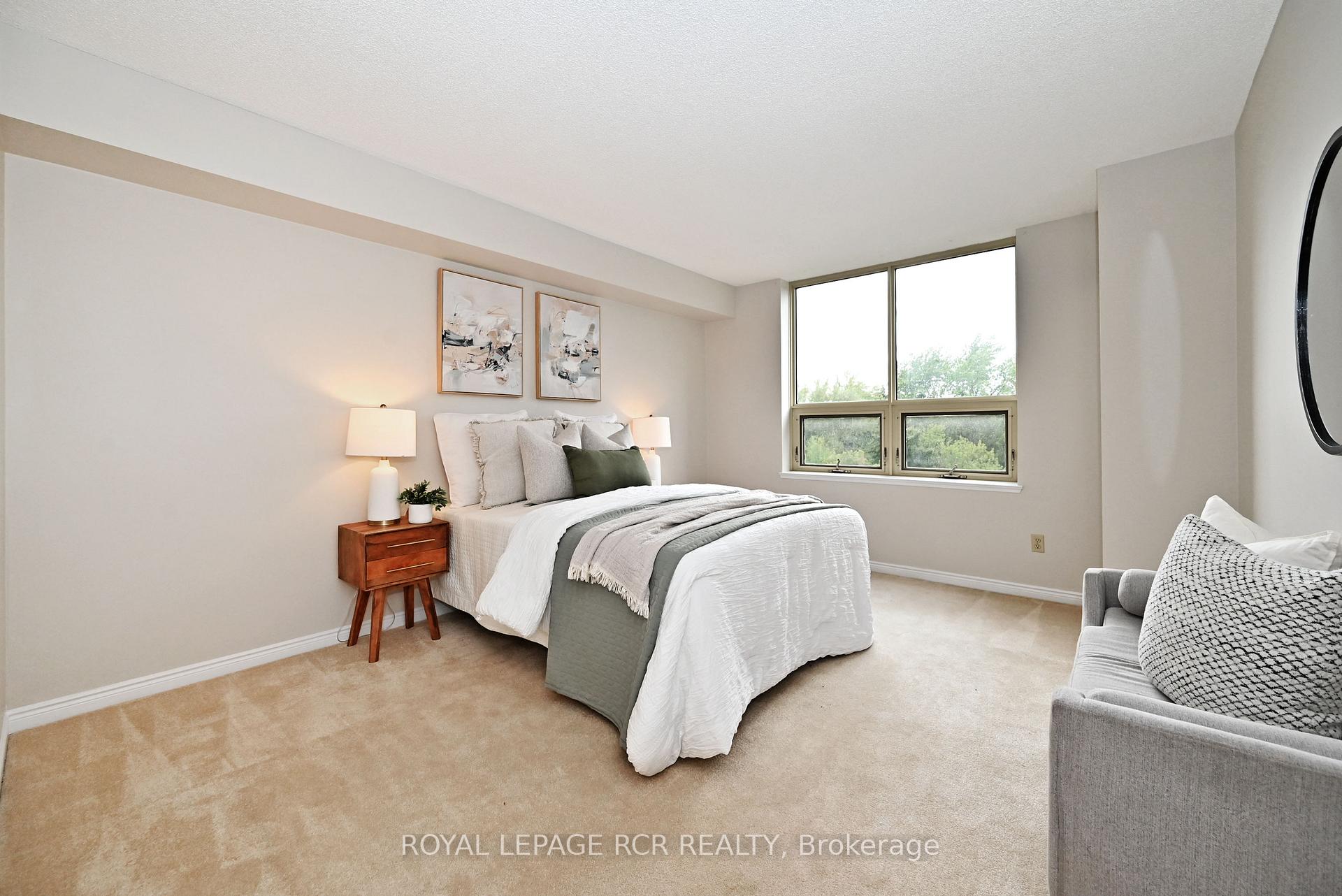 Photo 23 of Unit 311, 14924 Yonge Street, Aurora, Aurora Highlands — HOMEH