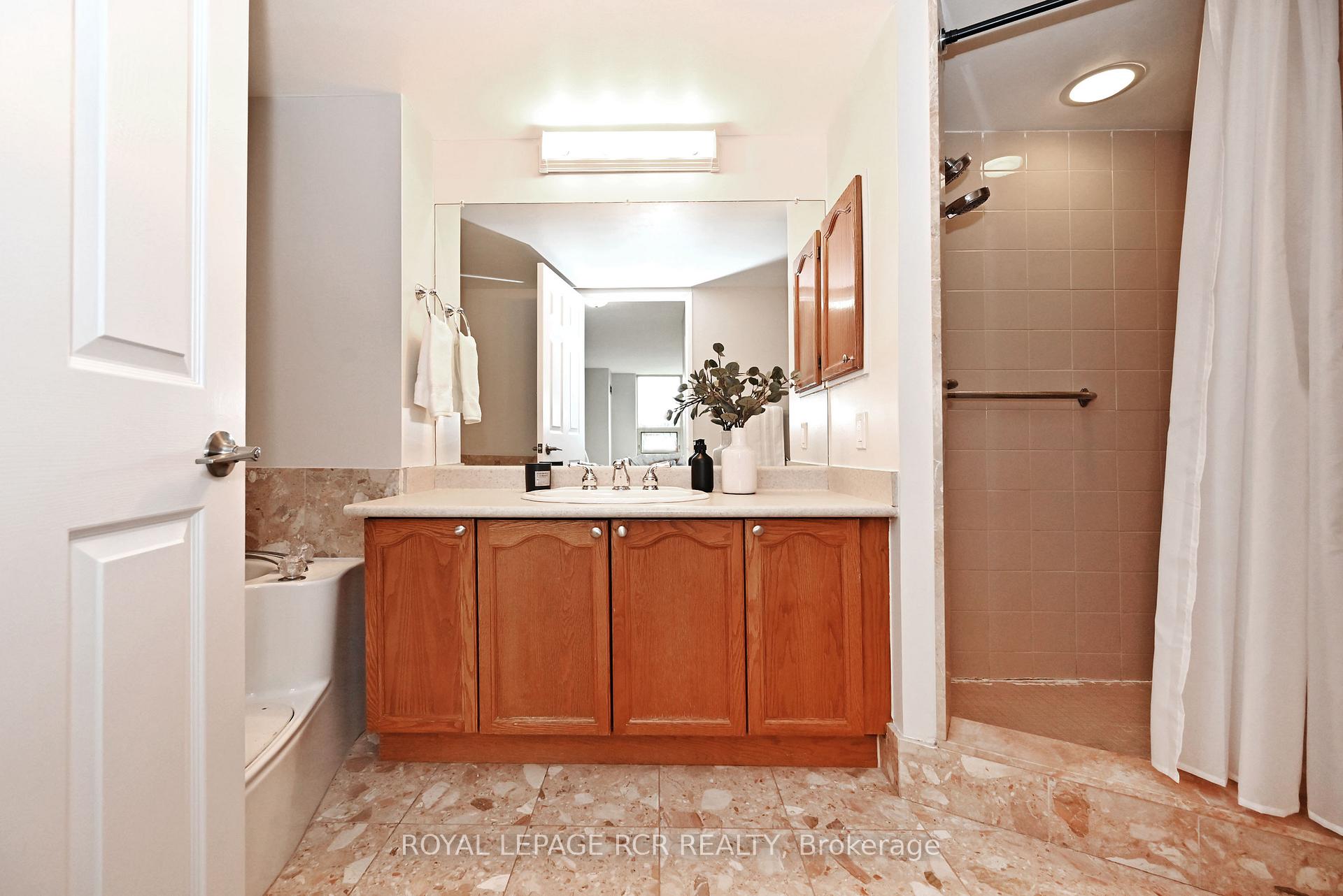 Photo 28 of Unit 311, 14924 Yonge Street, Aurora, Aurora Highlands — HOMEH