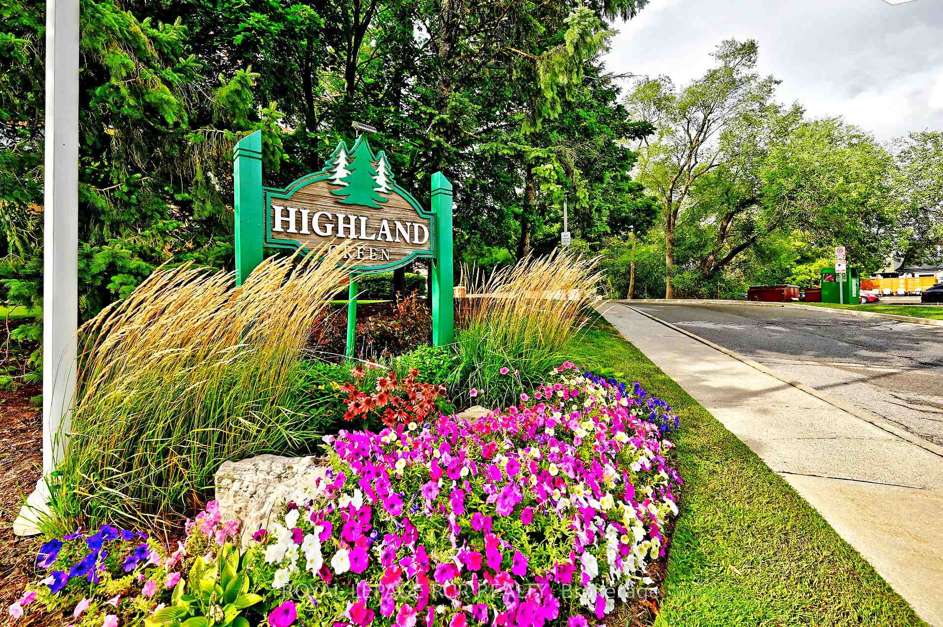 Photo 41 of Unit 311, 14924 Yonge Street, Aurora, Aurora Highlands — HOMEH