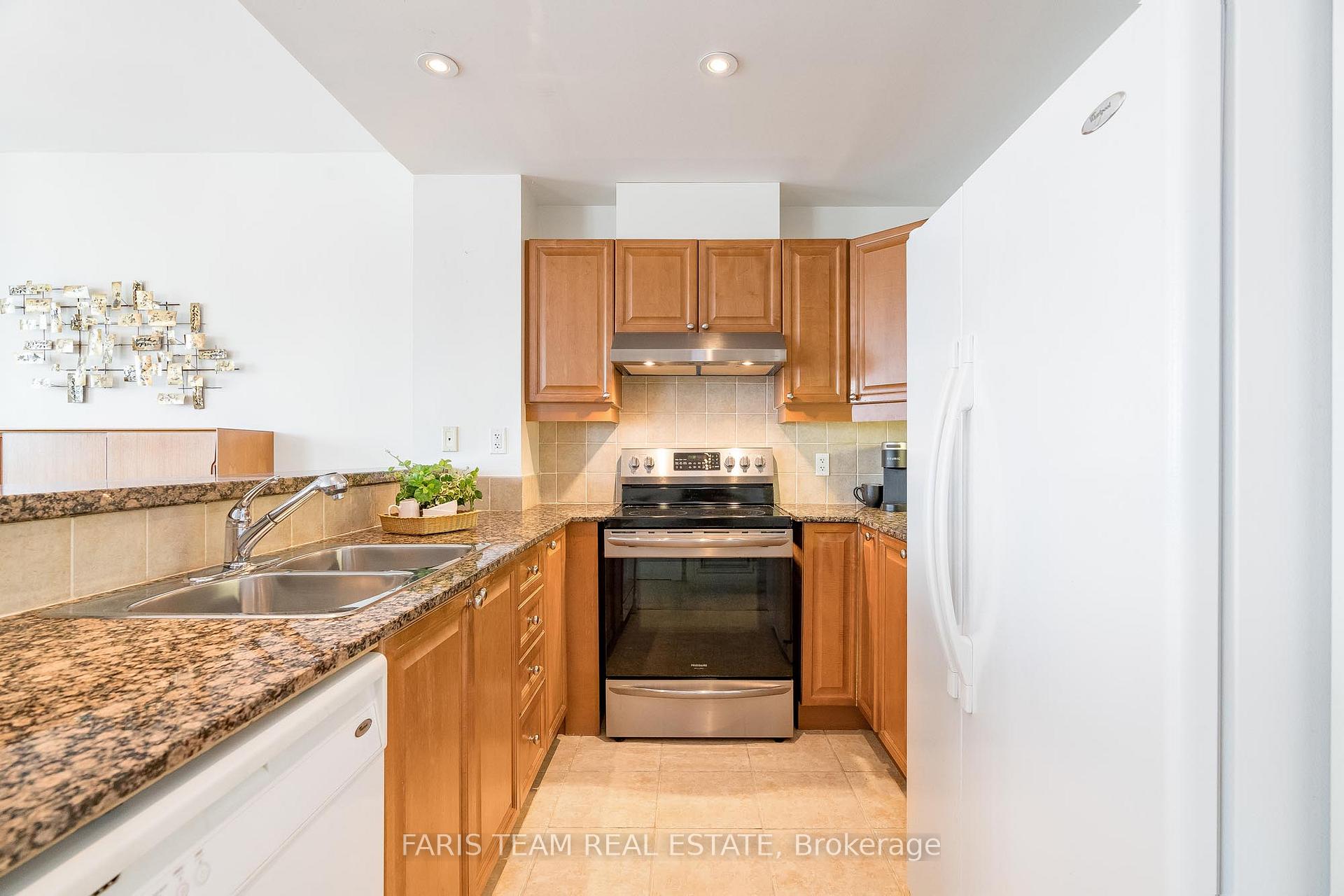 Photo 3 of Unit 608, 6 Toronto Street, Barrie, City Centre — HOMEH