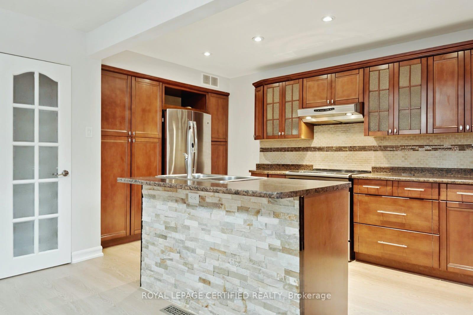 Front of Unit L1, 444 Stone Church Road W
