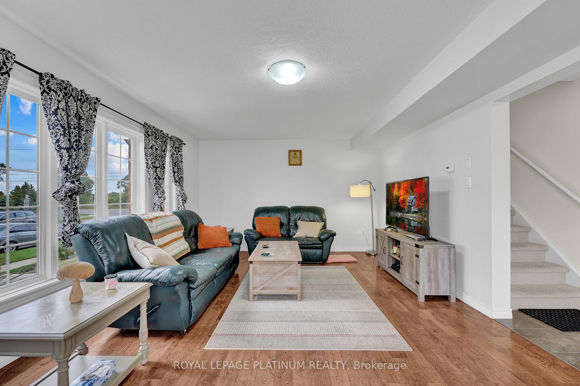 Photo 3 of Unit 50, 105 Bard Boulevard, Guelph, Pineridge/Westminster Woods — HOMEH