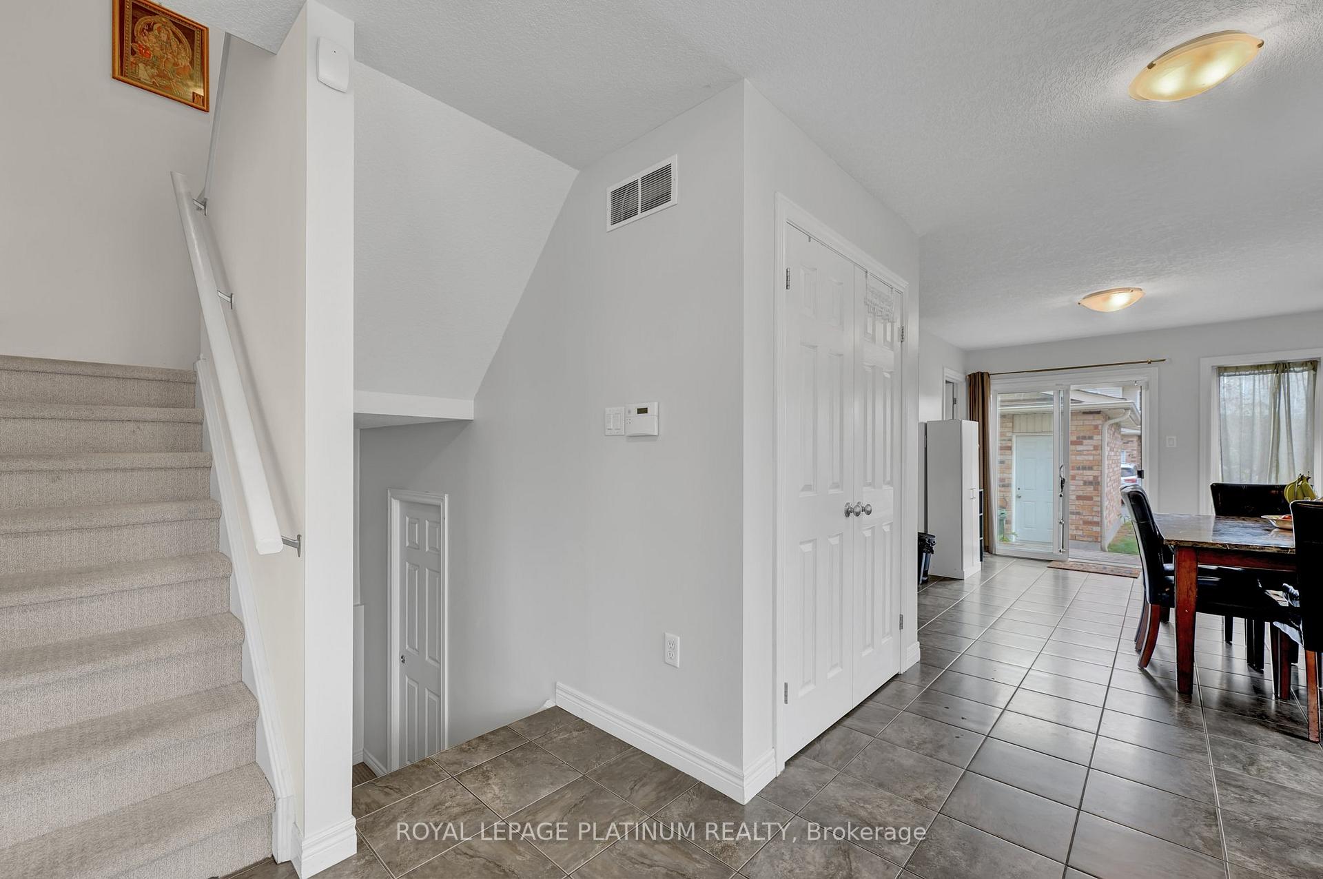 Photo 8 of Unit 50, 105 Bard Boulevard, Guelph, Pineridge/Westminster Woods — HOMEH