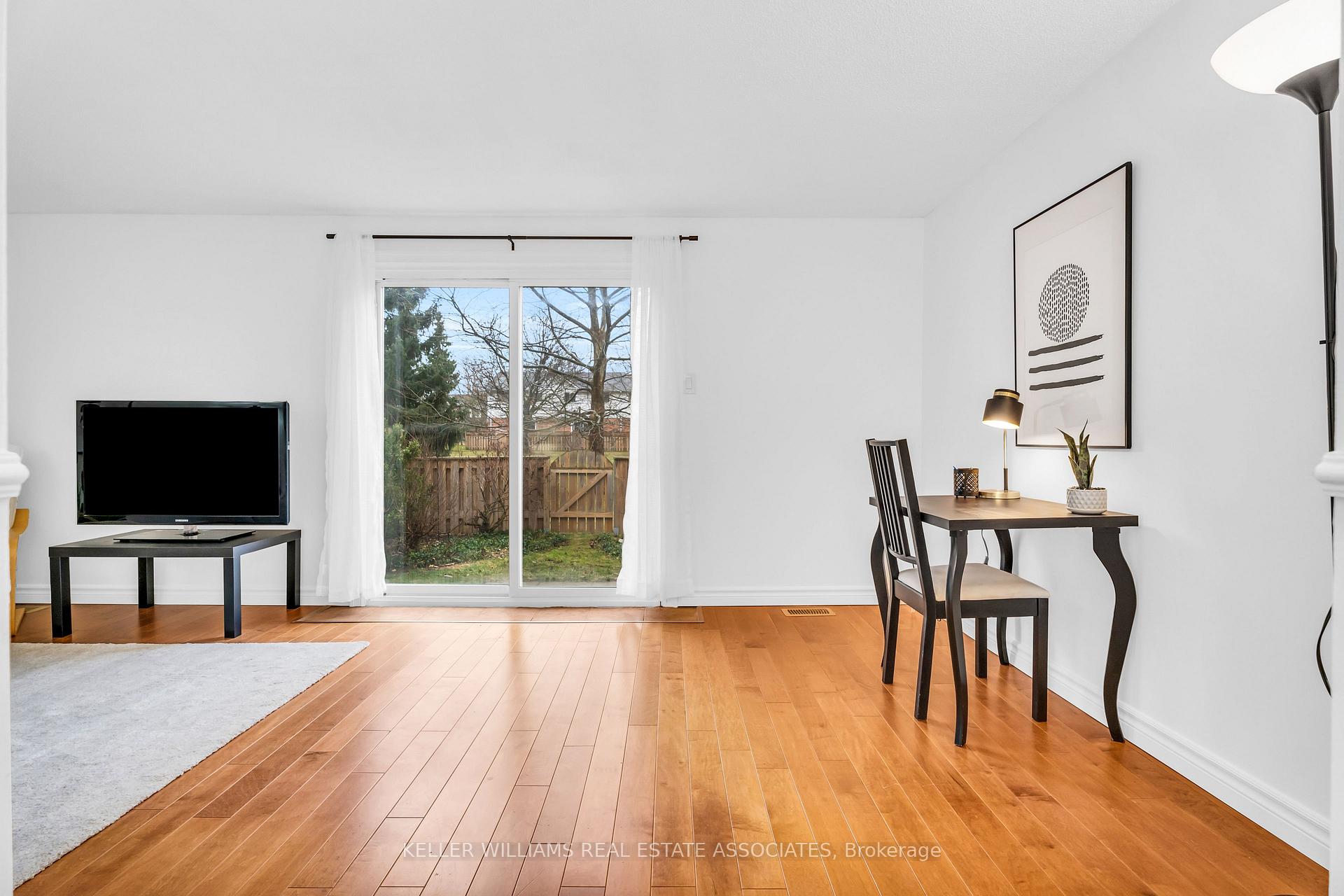 Photo 8 of Unit 85, 129 Victoria Road N, Guelph, Grange Road — HOMEH