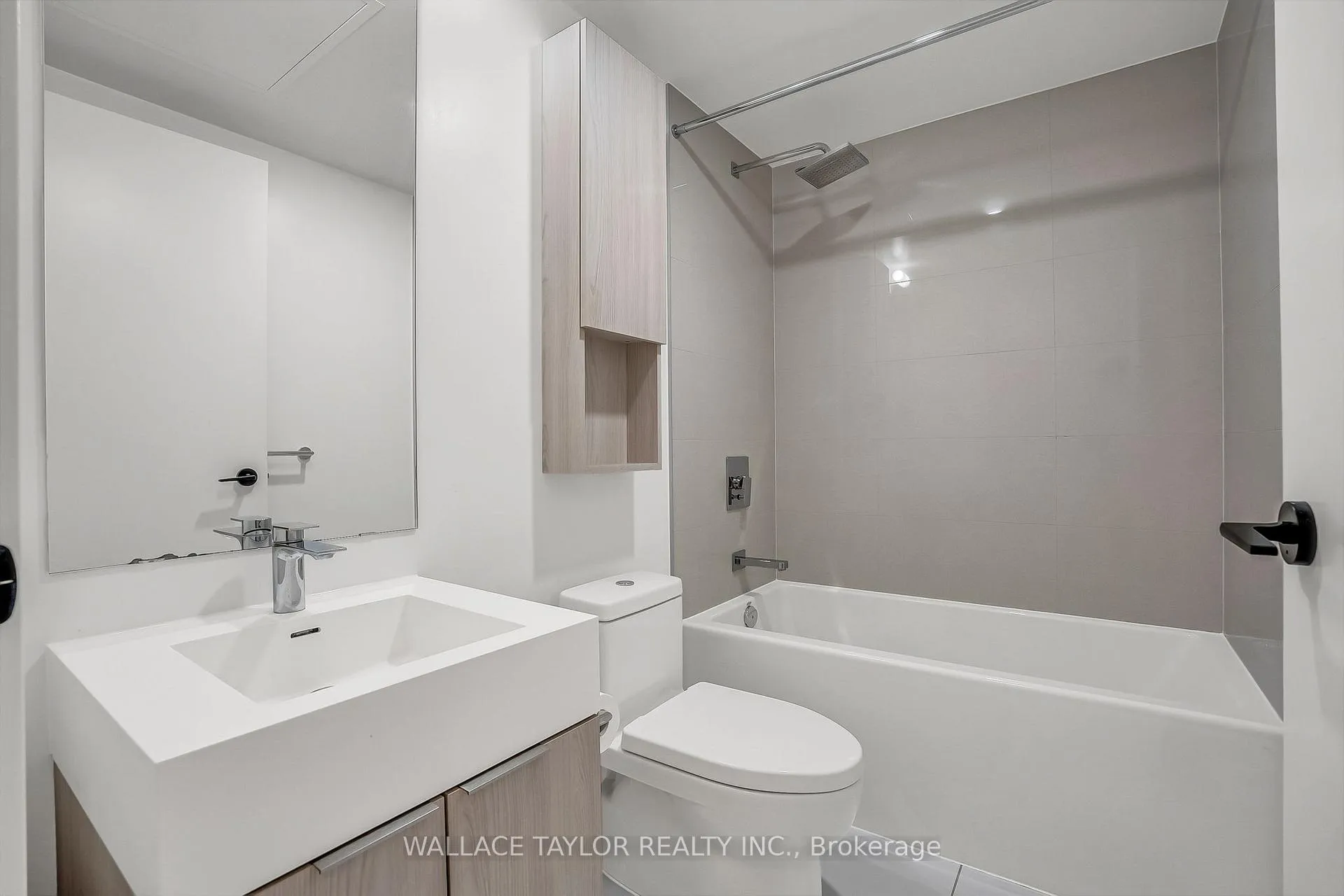 Photo 9 of Unit 12, 35 Rolling Mills Road, Toronto, Waterfront Communities — HOMEH