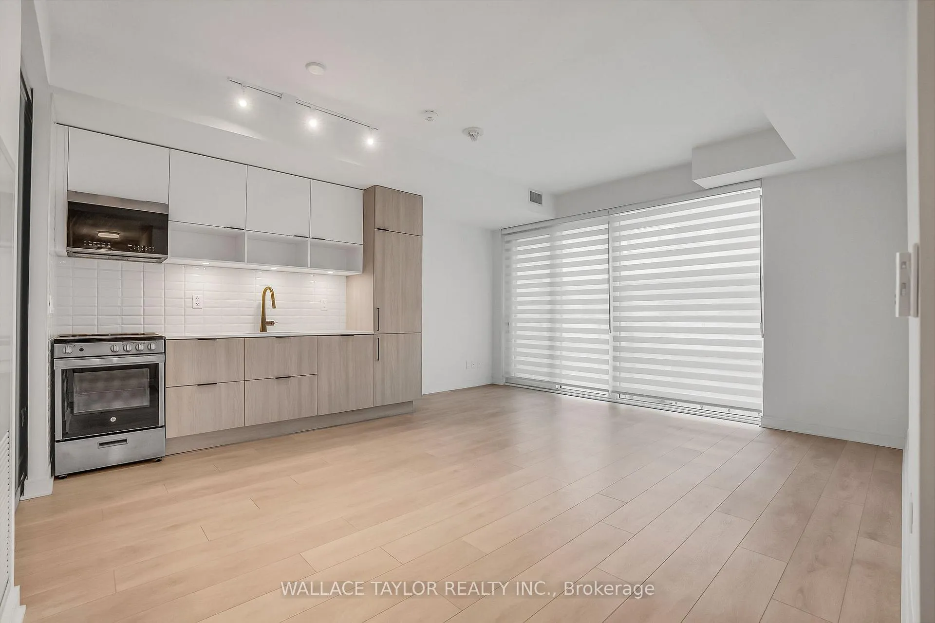 Photo 10 of Unit 12, 35 Rolling Mills Road, Toronto, Waterfront Communities — HOMEH