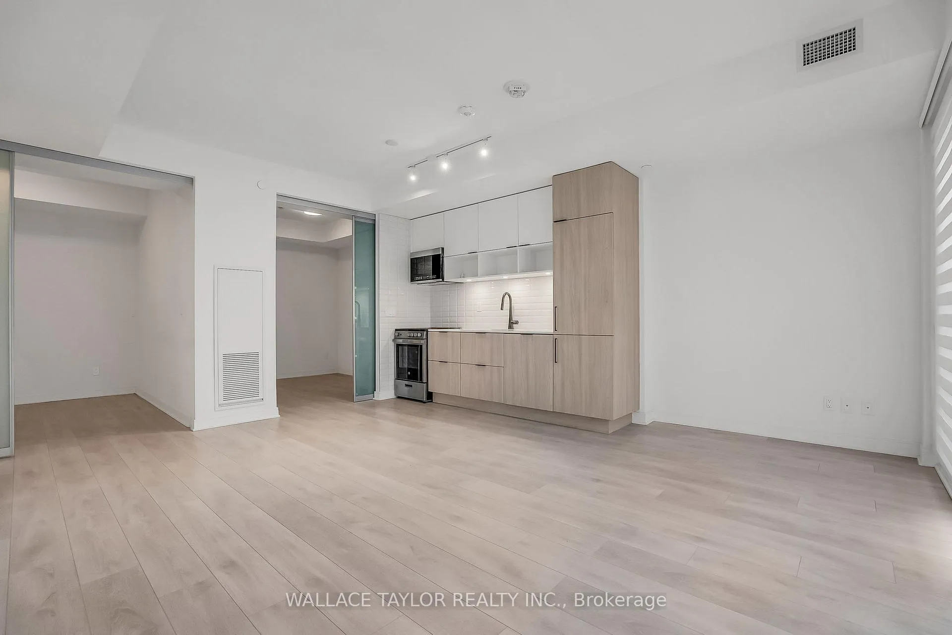 Photo 14 of Unit 12, 35 Rolling Mills Road, Toronto, Waterfront Communities — HOMEH