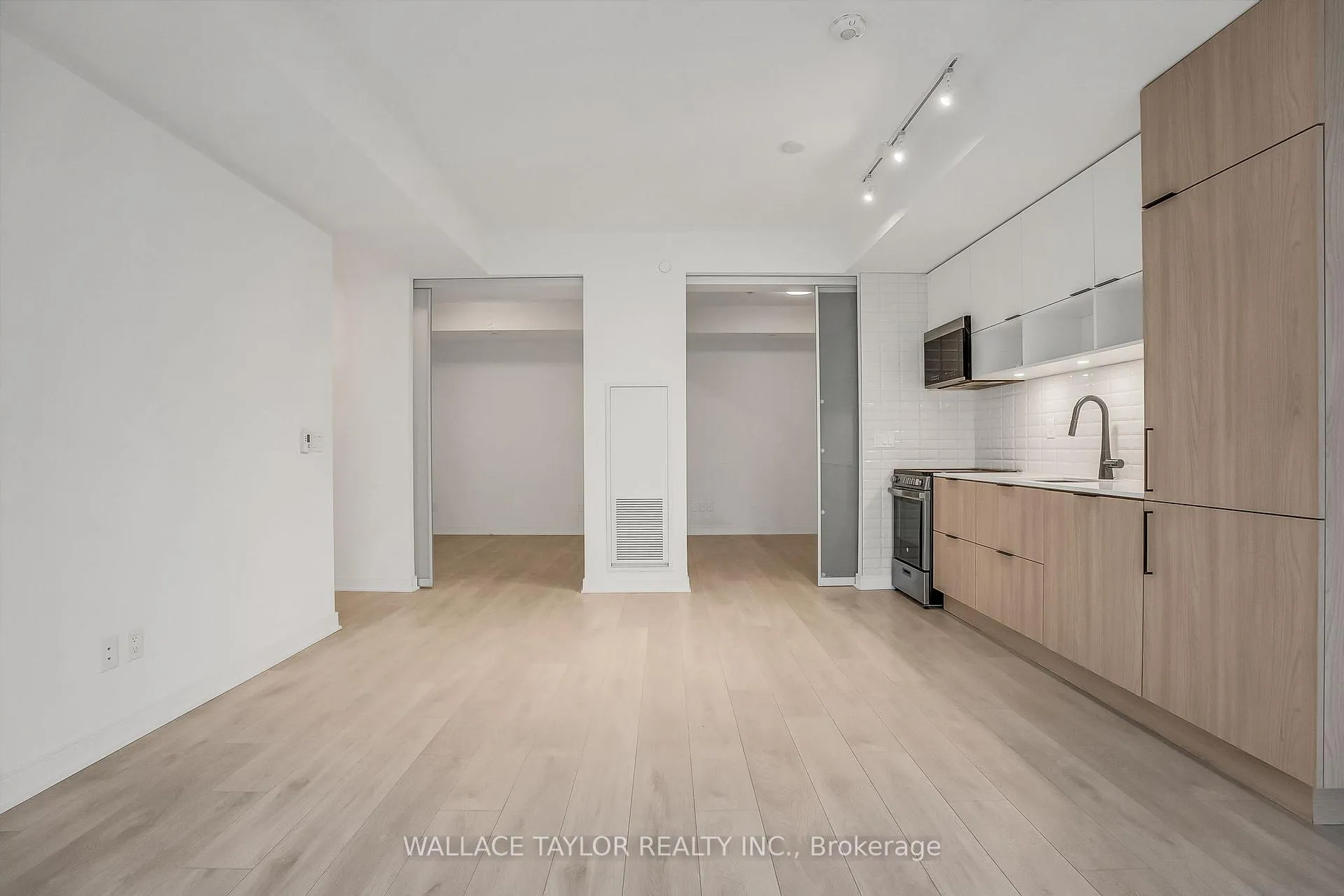Photo 17 of Unit 12, 35 Rolling Mills Road, Toronto, Waterfront Communities — HOMEH