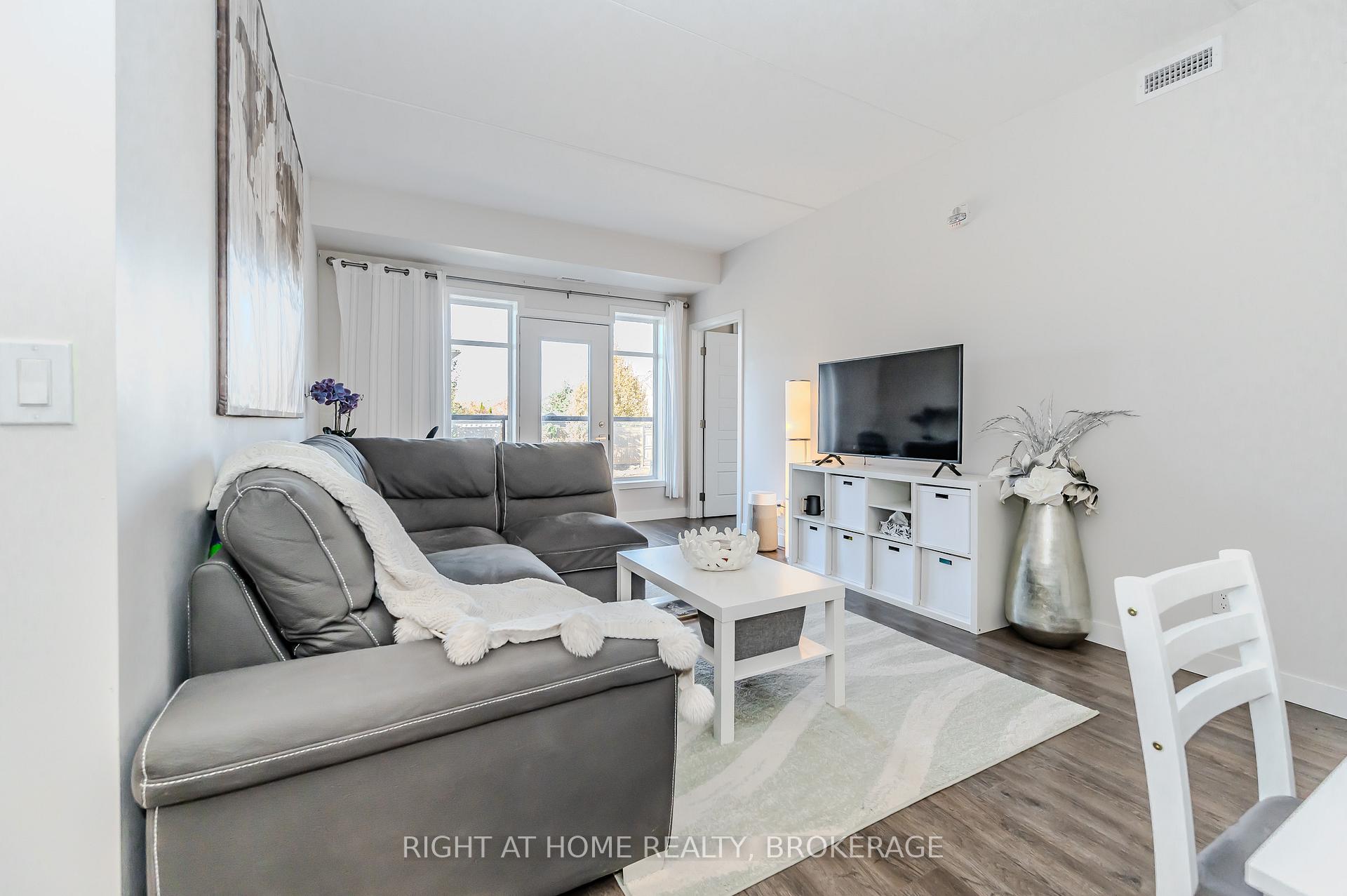 Photo 14 of Unit 103, 175 Commonwealth Street, Kitchener, Larentian West — HOMEH