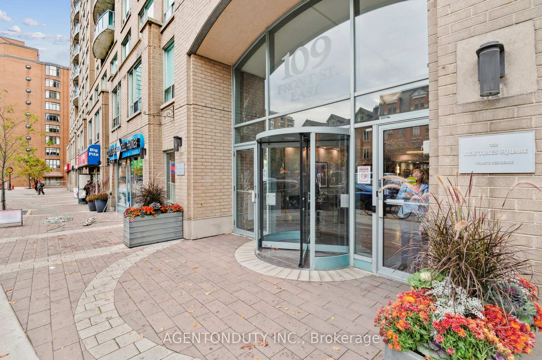 Photo 3 of Unit 1122, 109 Front Street E, Toronto, Waterfront Communities — HOMEH