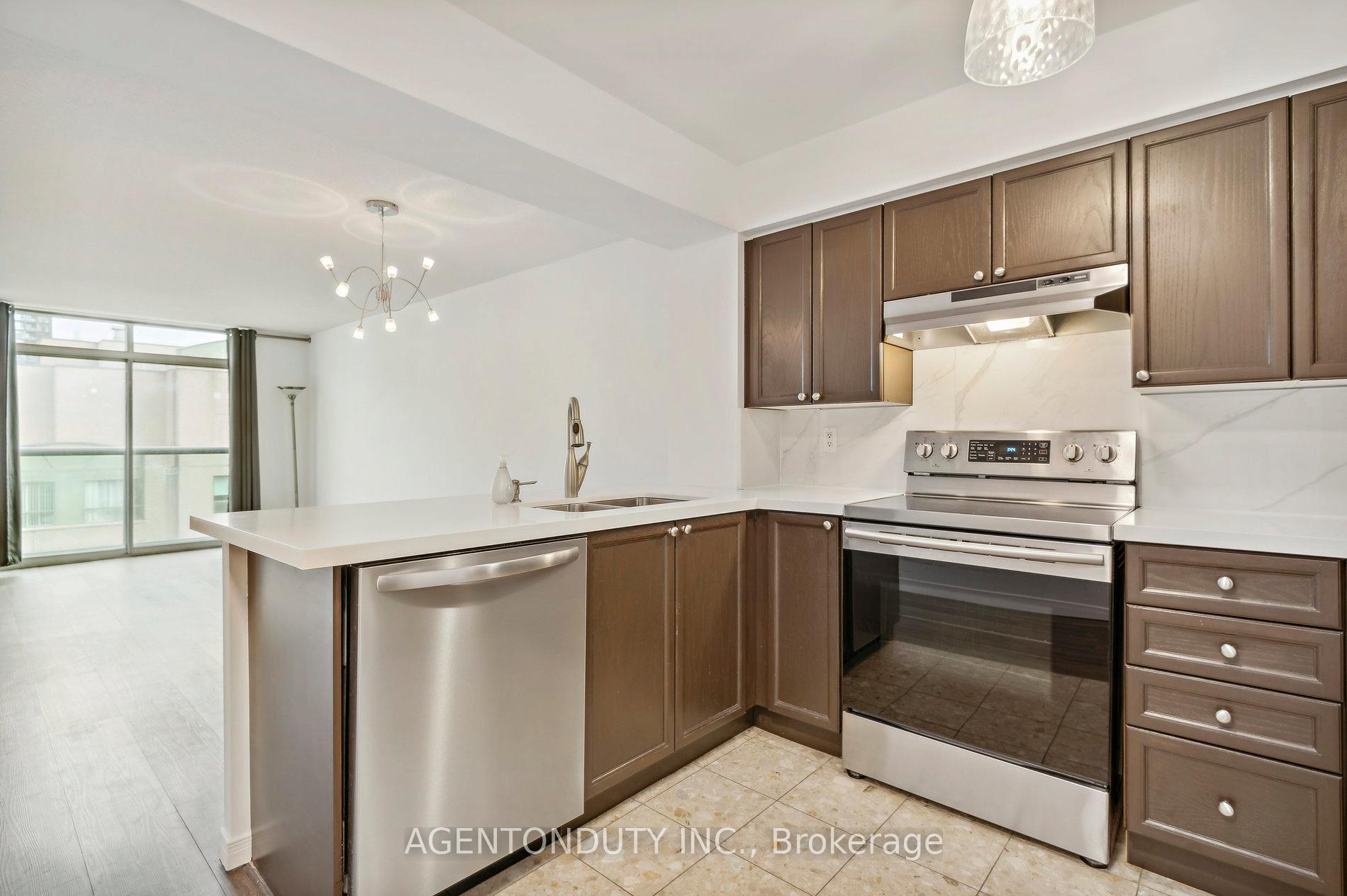 Photo 8 of Unit 1122, 109 Front Street E, Toronto, Waterfront Communities — HOMEH
