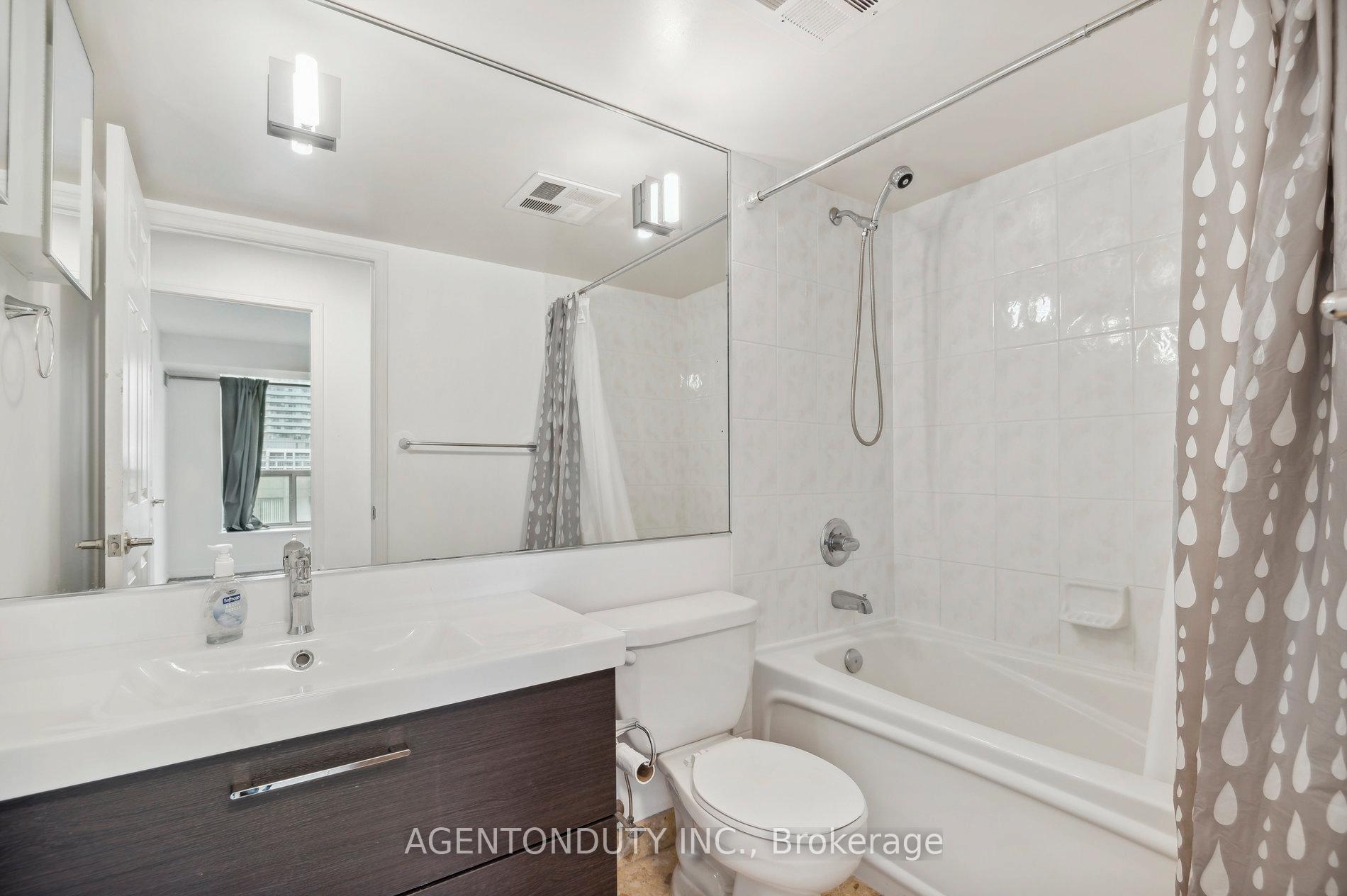 Photo 19 of Unit 1122, 109 Front Street E, Toronto, Waterfront Communities — HOMEH
