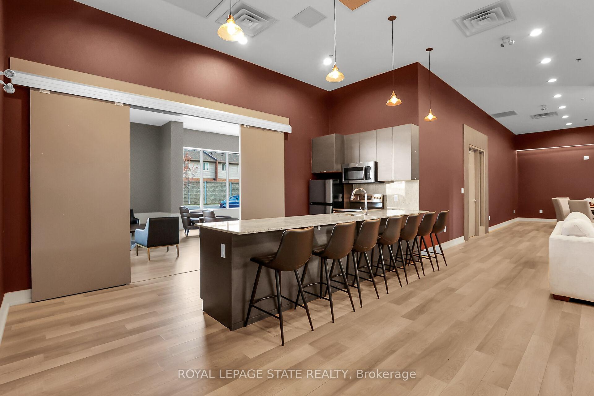 Photo 6 of Unit 614, 550 North Service Road, Grimsby, Grimsby Beach — HOMEH
