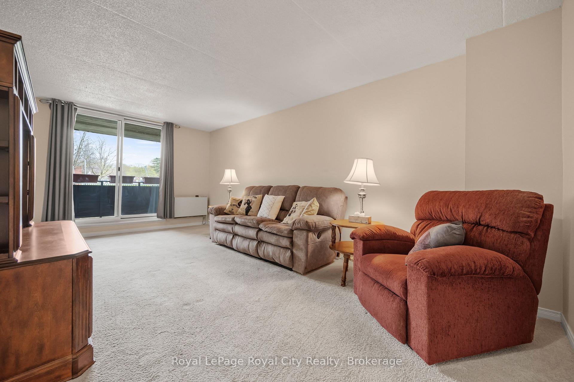 Photo 6 of Unit 208, 75 Silvercreek Parkway N, Guelph, Junction/Onward Willow — HOMEH