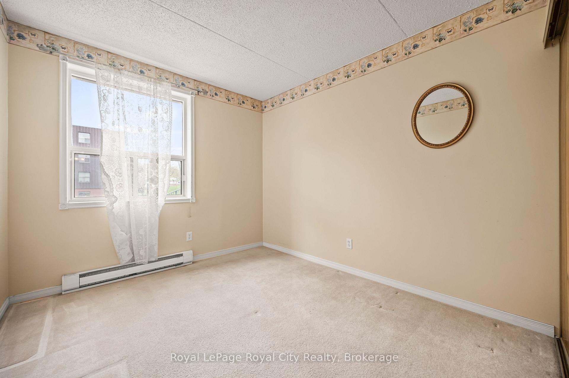 Photo 19 of Unit 208, 75 Silvercreek Parkway N, Guelph, Junction/Onward Willow — HOMEH