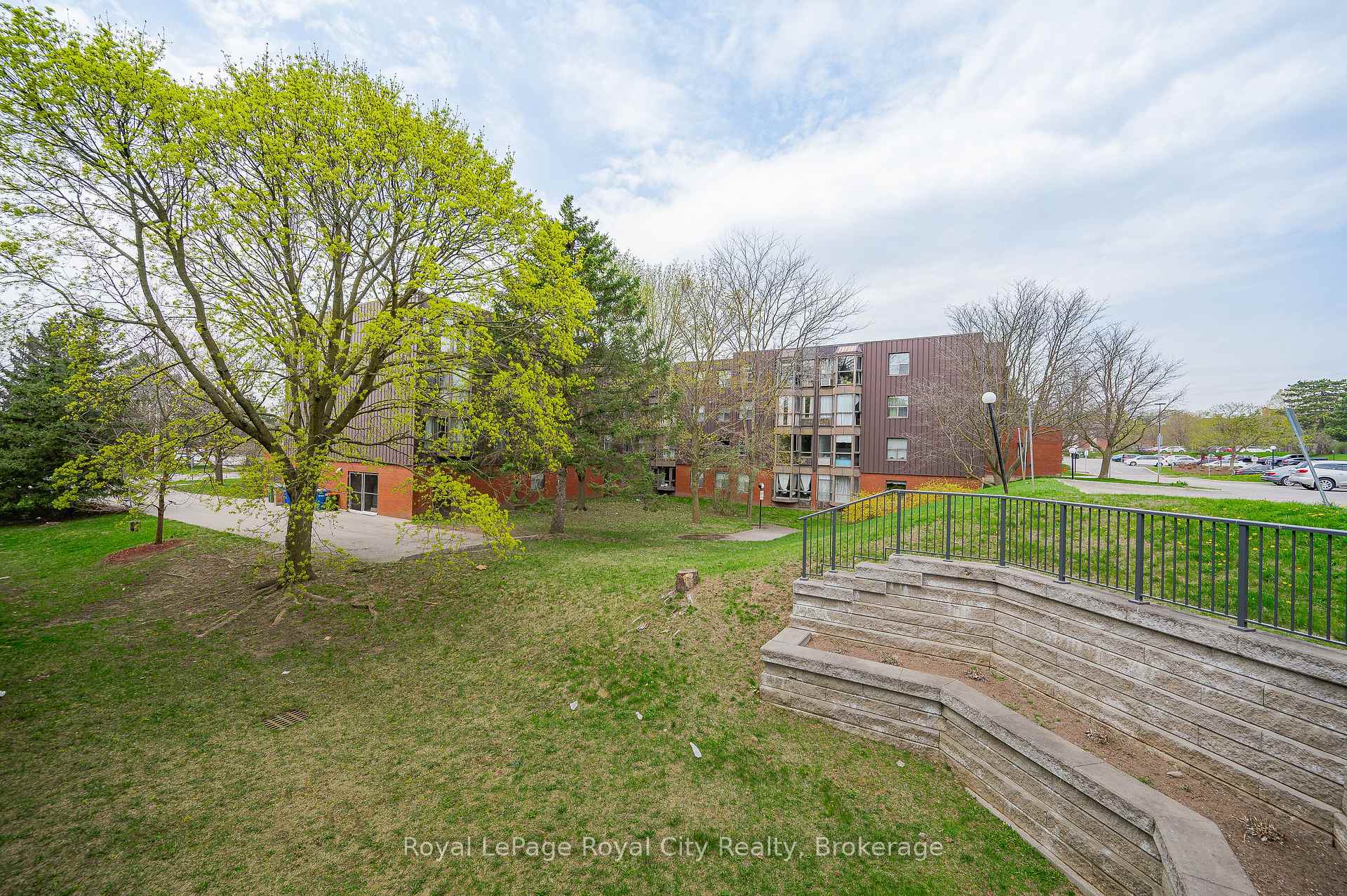 Photo 24 of Unit 208, 75 Silvercreek Parkway N, Guelph, Junction/Onward Willow — HOMEH