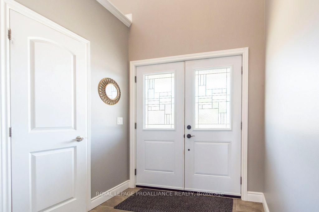Photo 4 of 40 Cottonwood Drive, Belleville, Thurlow Ward — HOMEH