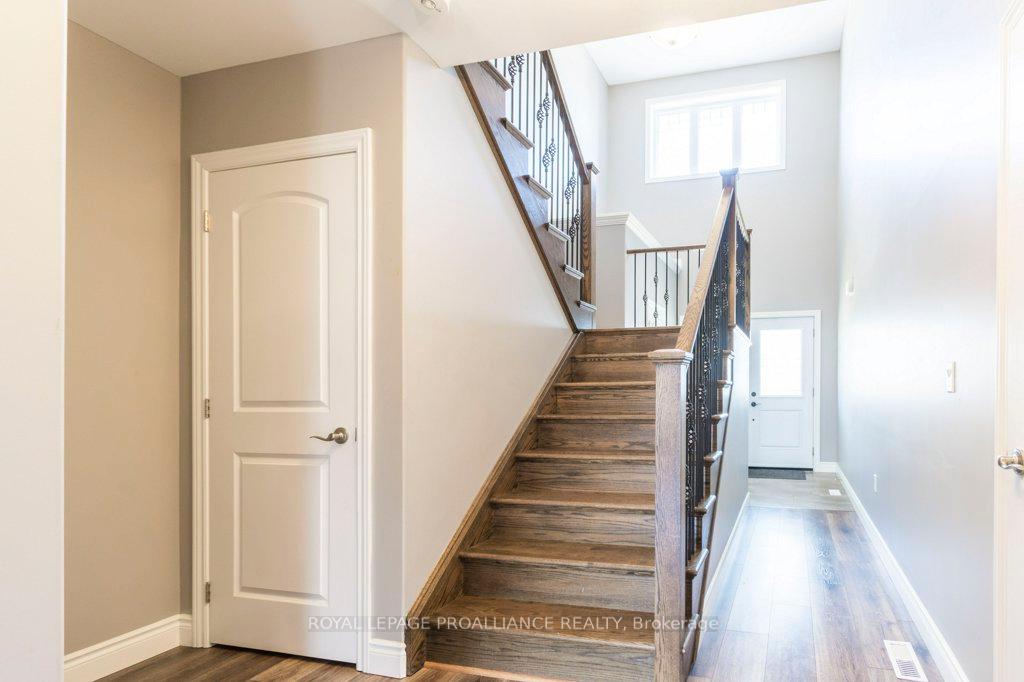 Photo 5 of 40 Cottonwood Drive, Belleville, Thurlow Ward — HOMEH