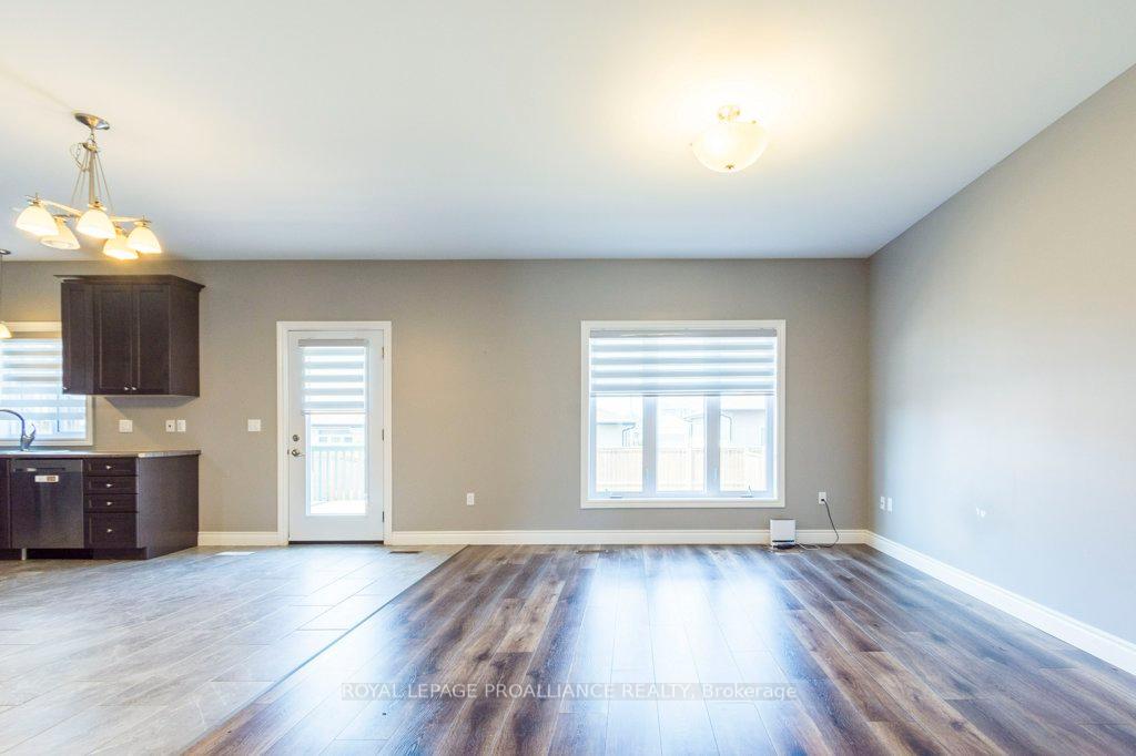 Photo 6 of 40 Cottonwood Drive, Belleville, Thurlow Ward — HOMEH
