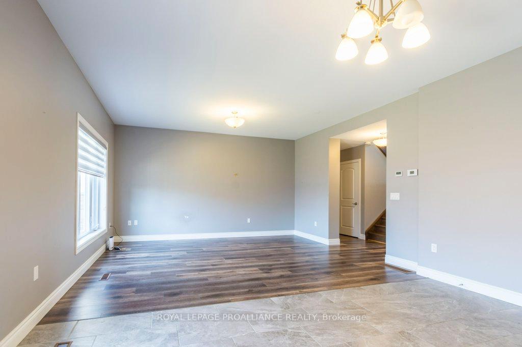 Photo 8 of 40 Cottonwood Drive, Belleville, Thurlow Ward — HOMEH