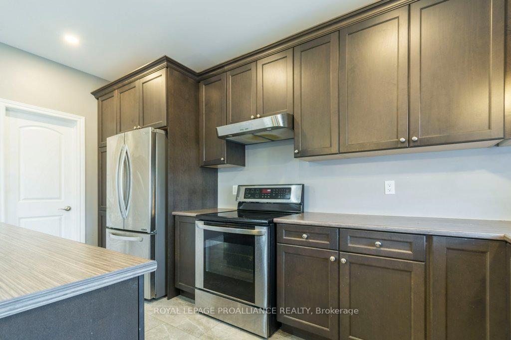 Photo 12 of 40 Cottonwood Drive, Belleville, Thurlow Ward — HOMEH