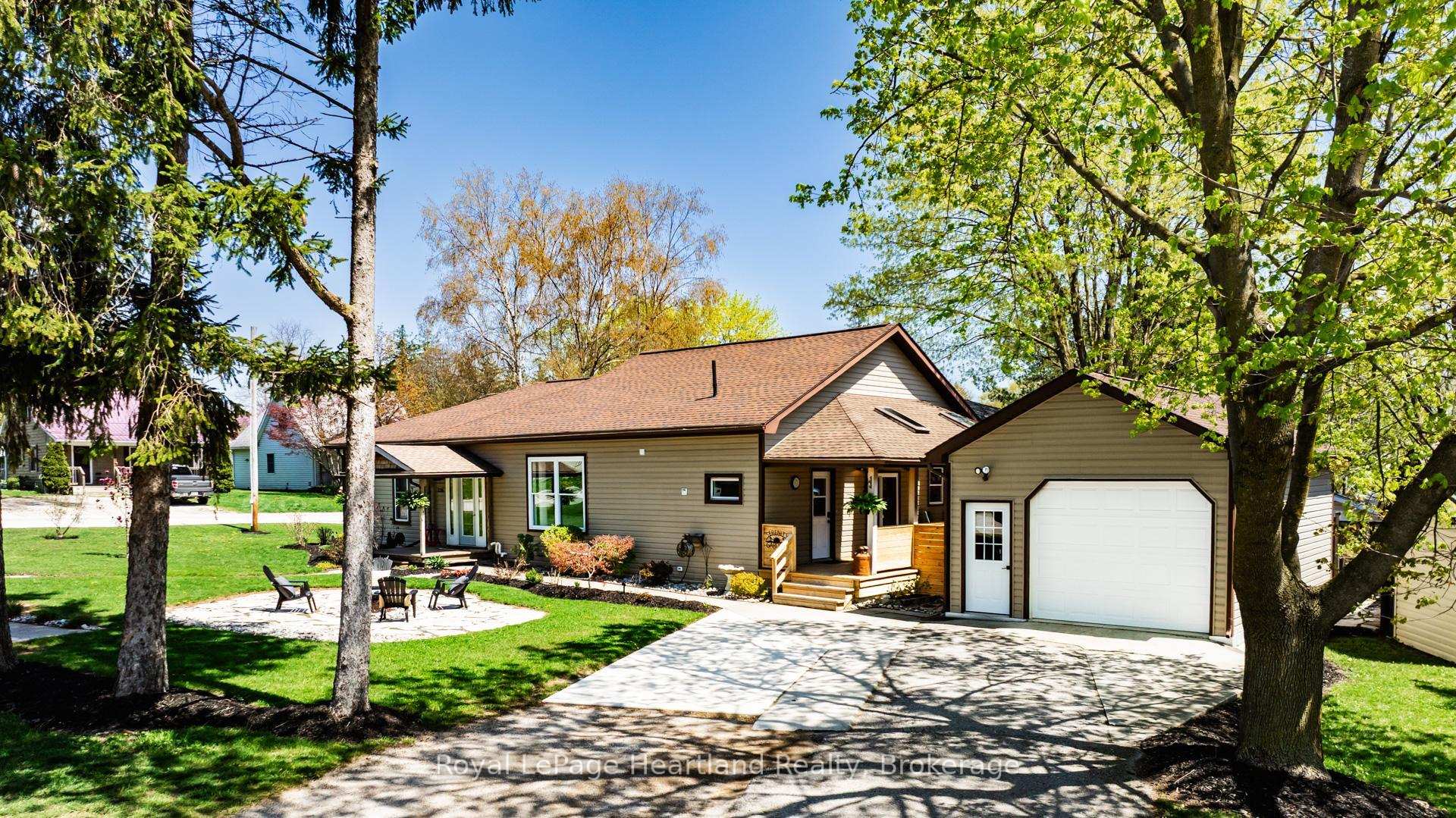 Photo 1 of 226 Mary Street, Central Huron, Clinton — HOMEH