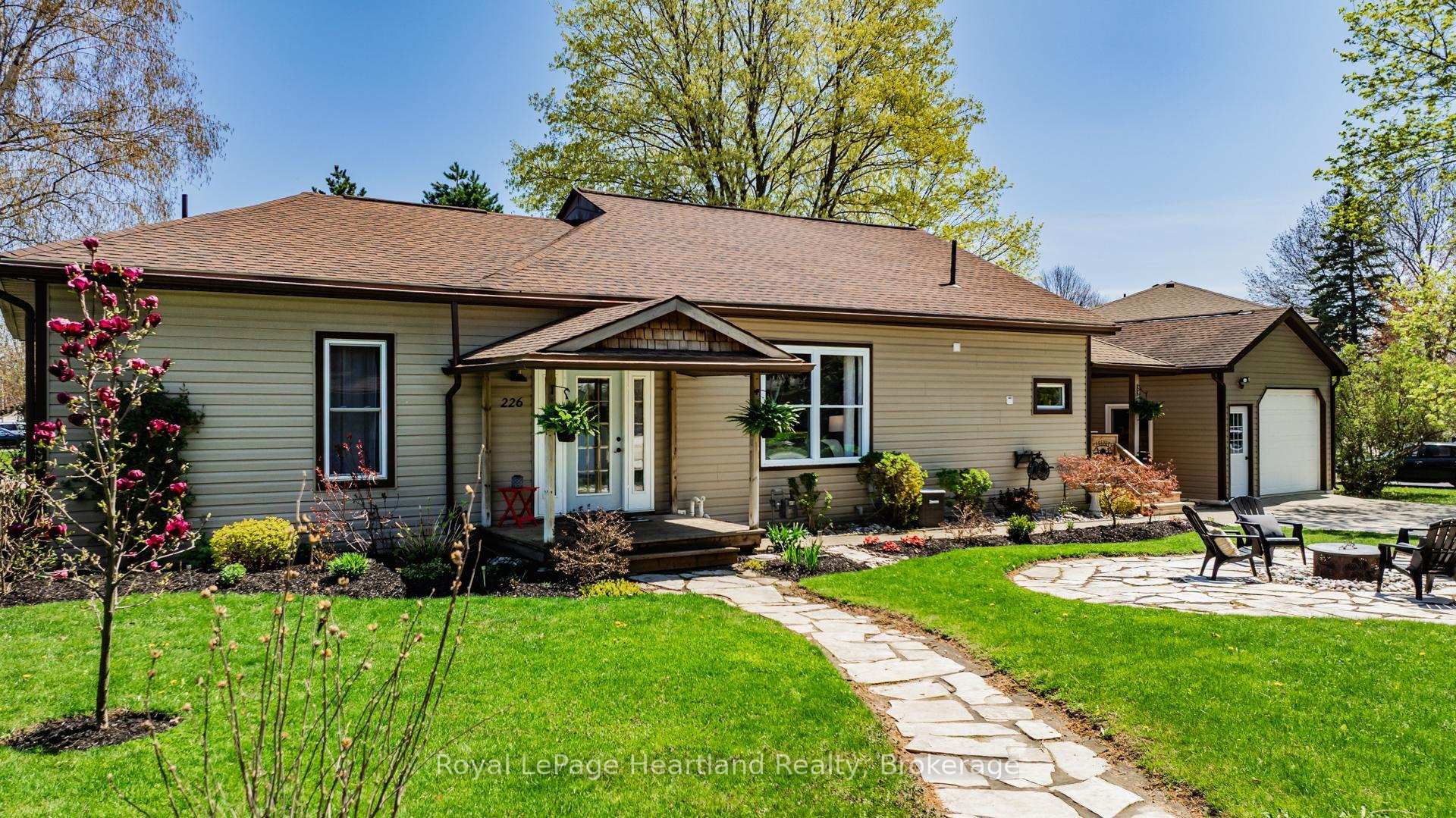 Photo 3 of 226 Mary Street, Central Huron, Clinton — HOMEH