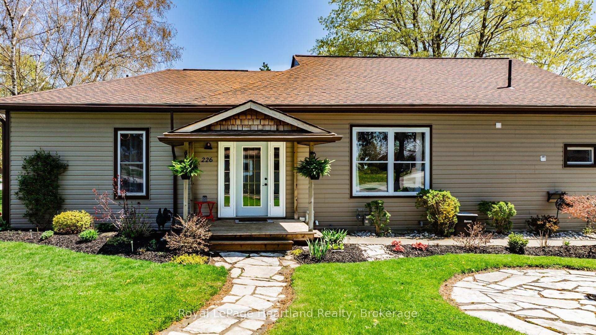 Photo 4 of 226 Mary Street, Central Huron, Clinton — HOMEH