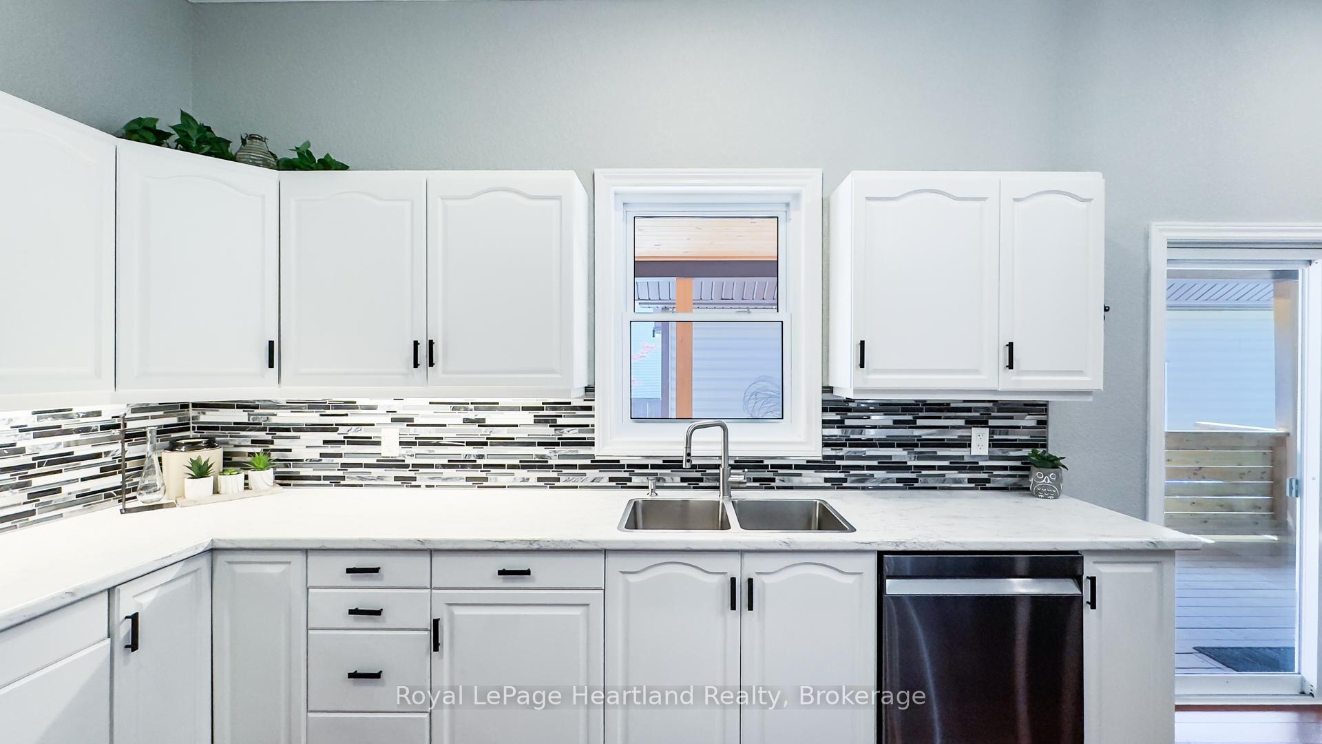 Photo 17 of 226 Mary Street, Central Huron, Clinton — HOMEH