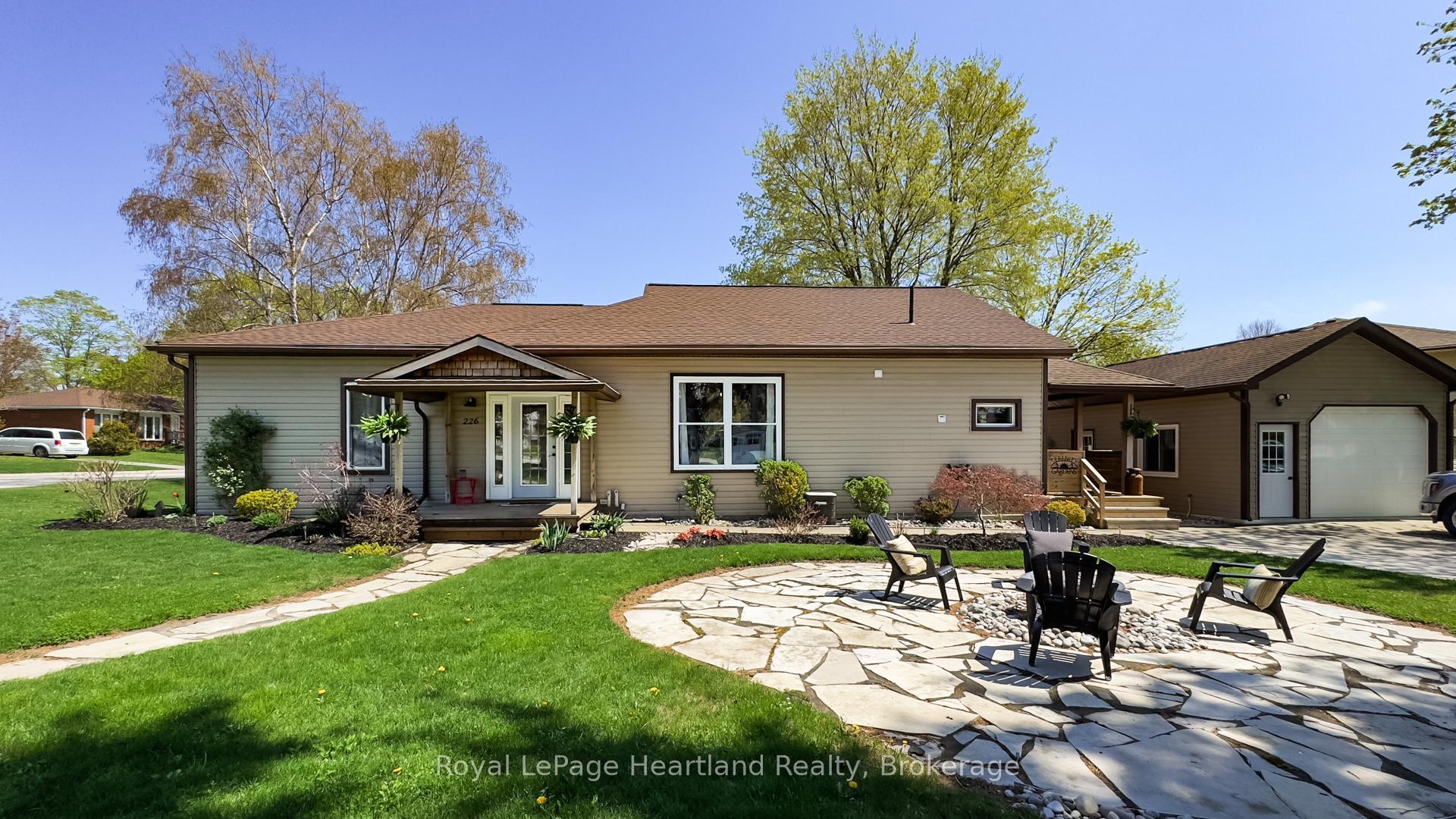 Photo 43 of 226 Mary Street, Central Huron, Clinton — HOMEH