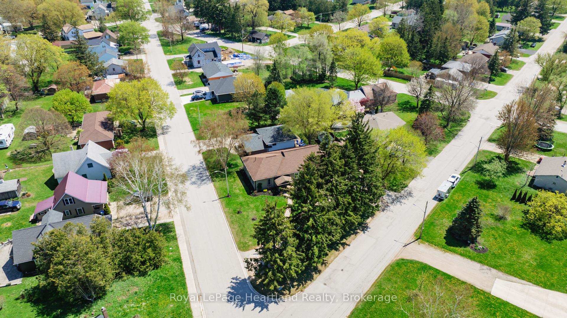 Photo 46 of 226 Mary Street, Central Huron, Clinton — HOMEH