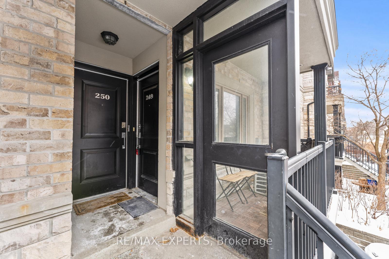 Photo 3 of Unit 249, 318 John Street, Markham, Aileen-Willowbrook — HOMEH