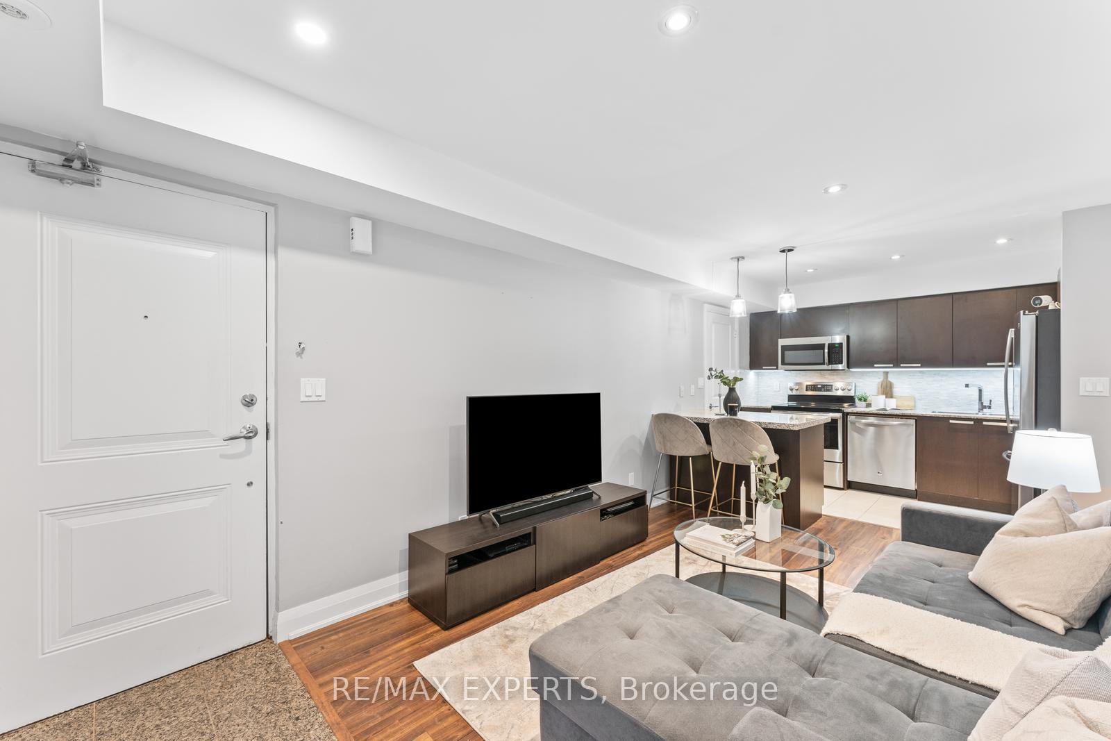 Photo 6 of Unit 249, 318 John Street, Markham, Aileen-Willowbrook — HOMEH