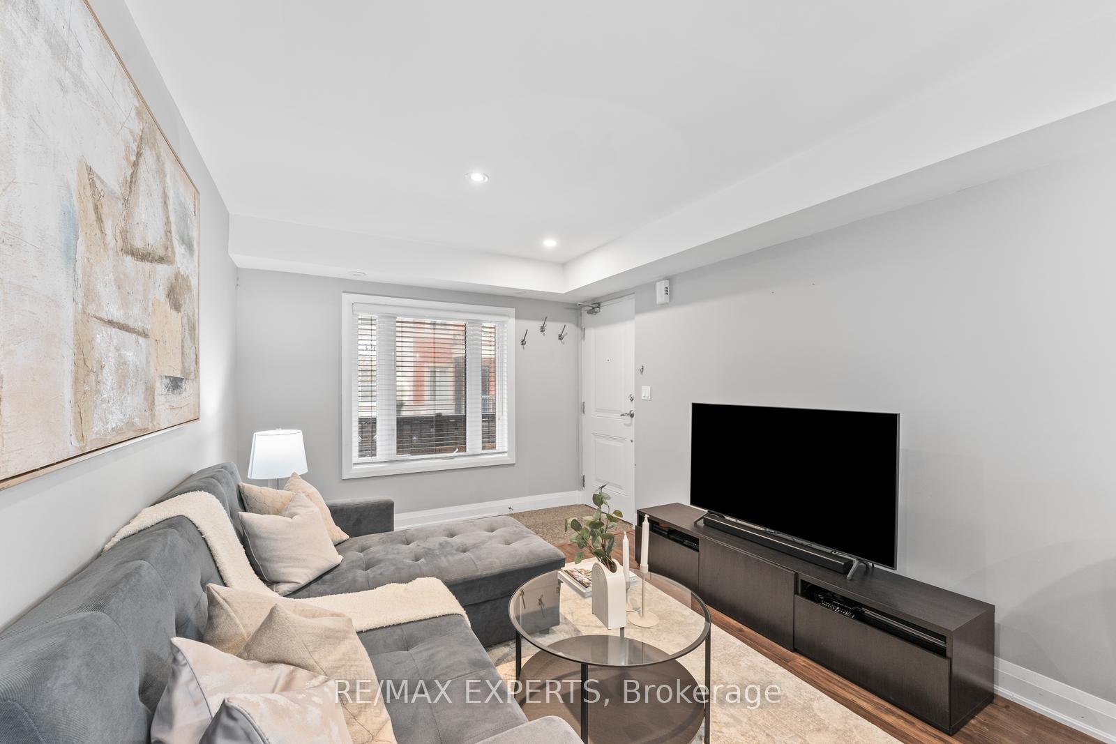Photo 7 of Unit 249, 318 John Street, Markham, Aileen-Willowbrook — HOMEH