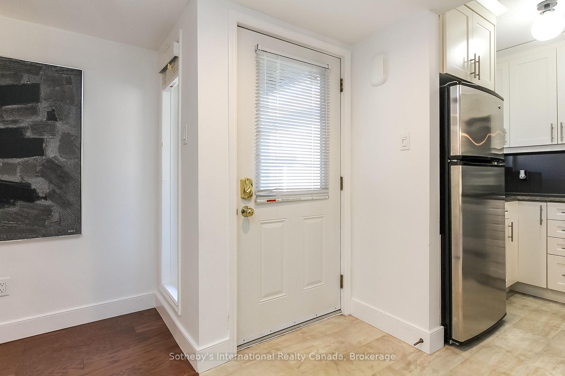 Photo 5 of 411 Mariners Way, Collingwood — HOMEH