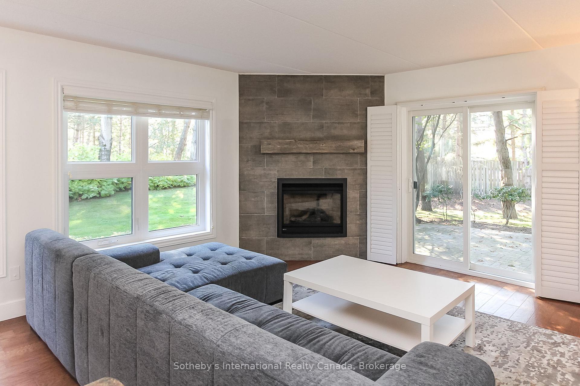 Photo 10 of 411 Mariners Way, Collingwood — HOMEH