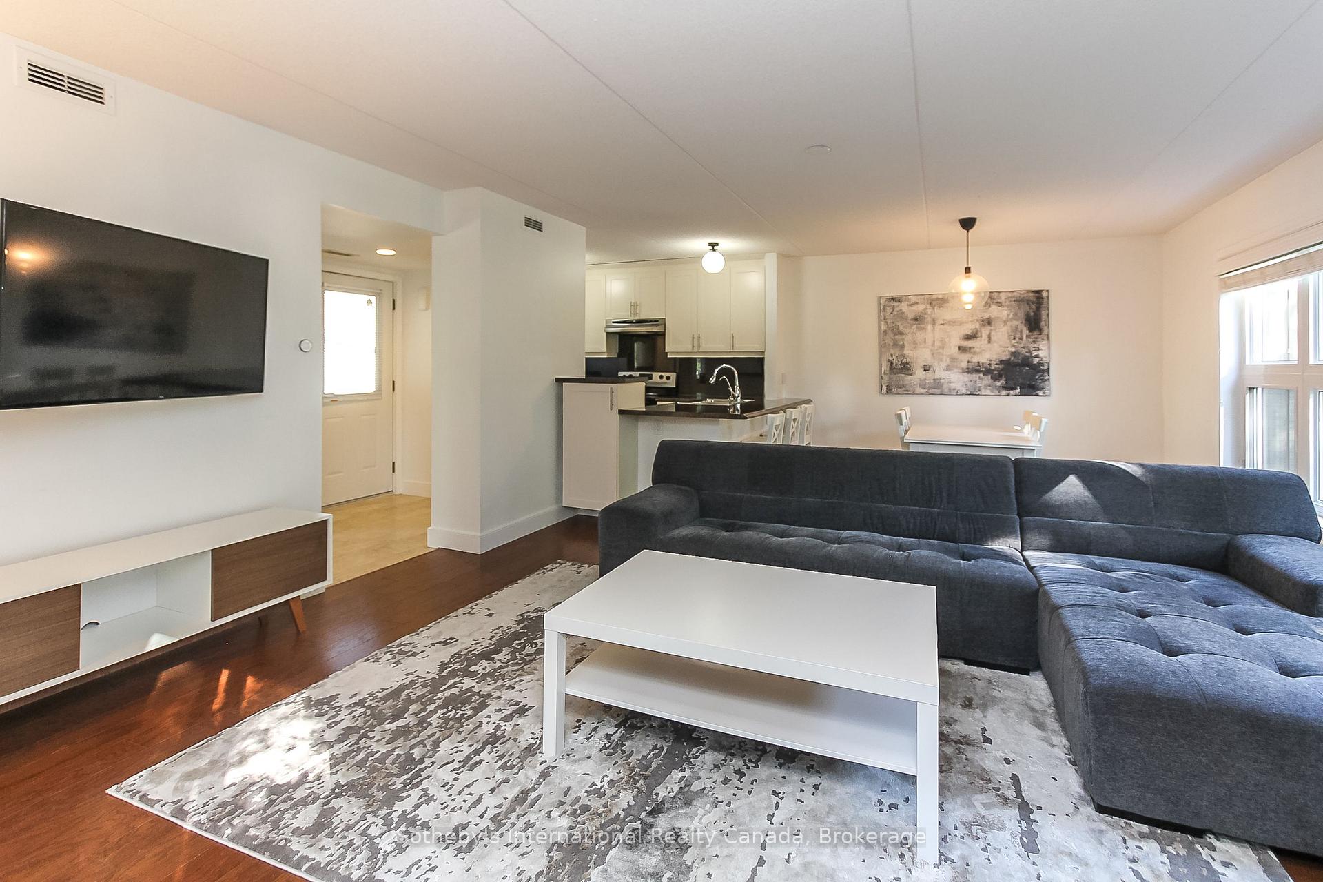 Photo 16 of 411 Mariners Way, Collingwood — HOMEH
