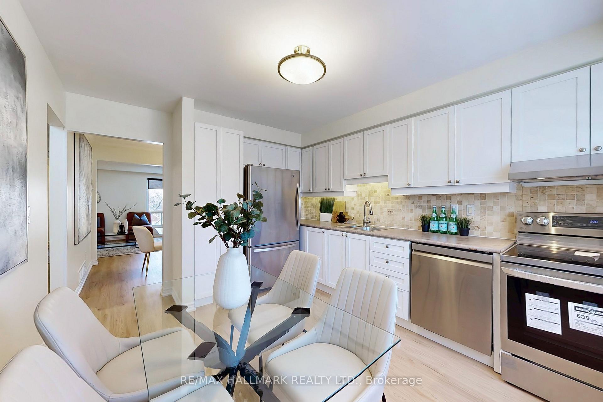 Photo 17 of 32 Dunkeld Way, Markham, Royal Orchard — HOMEH