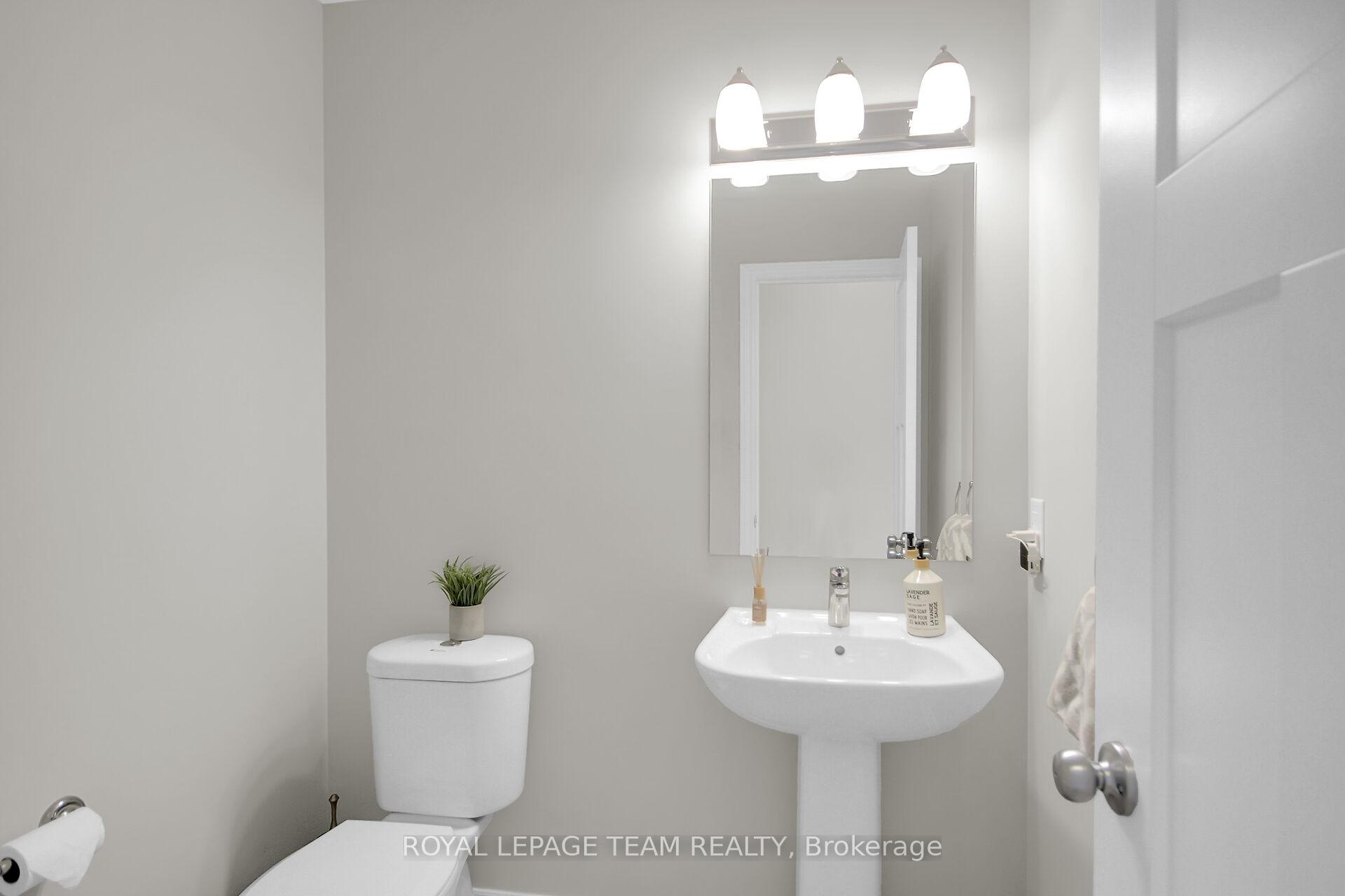 Photo 3 of 655 Lauraleaf Crescent, Ottawa, Barrhaven - Half Moon Bay — HOMEH