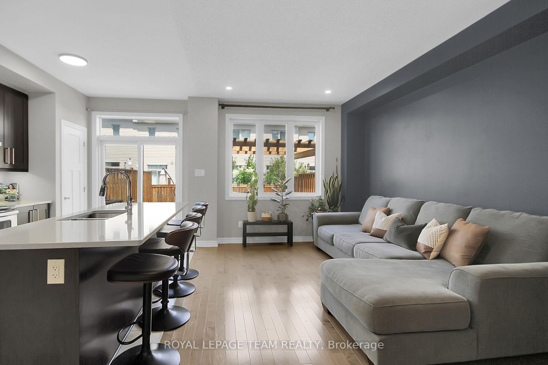 Photo 4 of 655 Lauraleaf Crescent, Ottawa, Barrhaven - Half Moon Bay — HOMEH