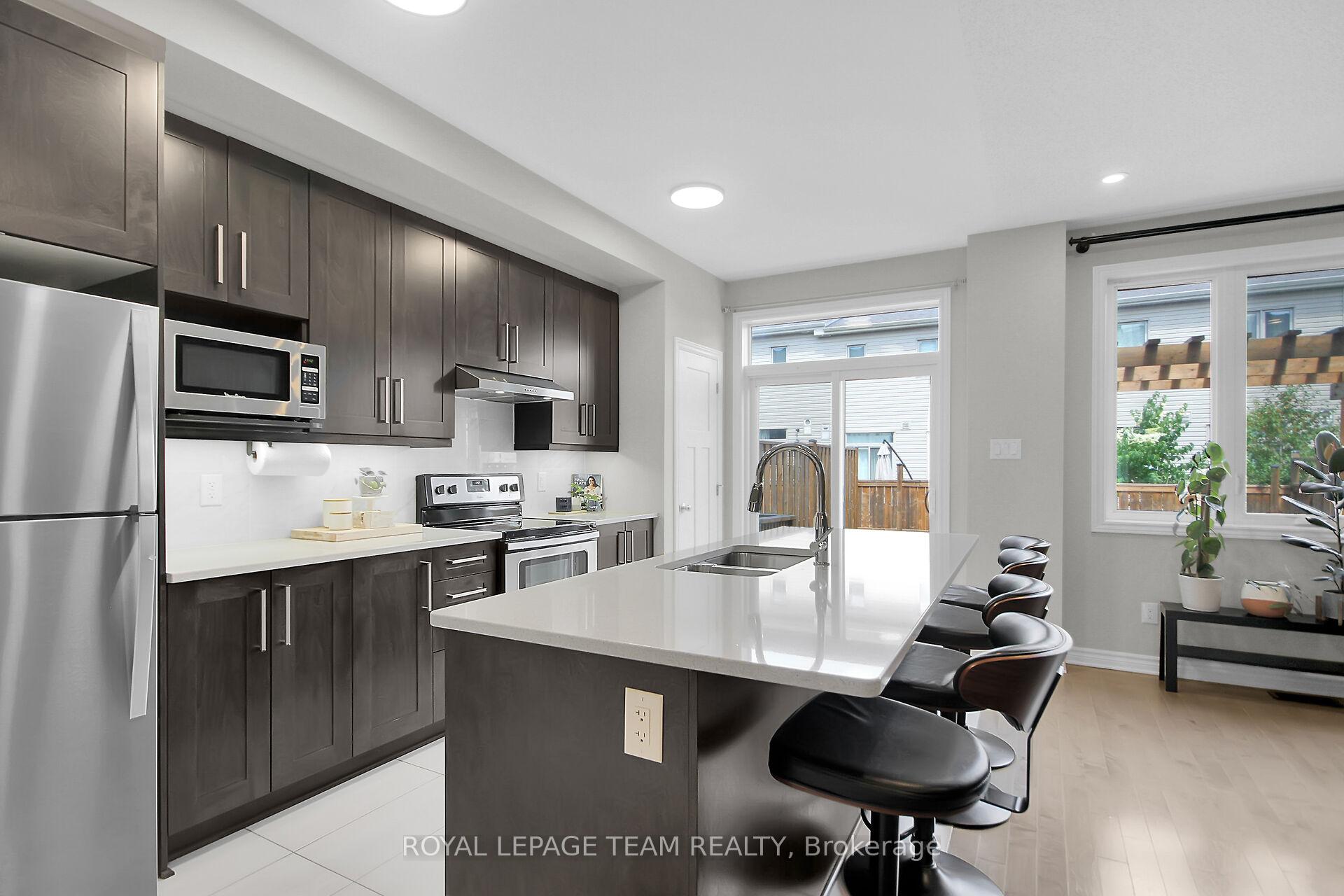 Photo 10 of 655 Lauraleaf Crescent, Ottawa, Barrhaven - Half Moon Bay — HOMEH