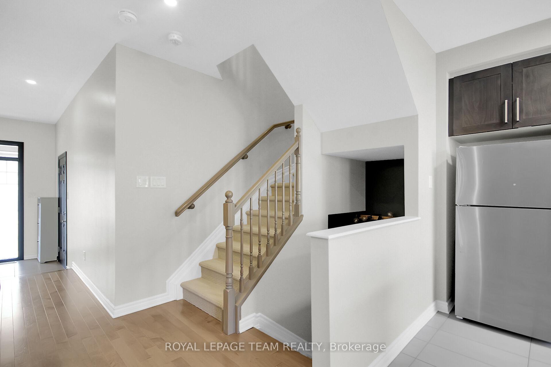 Photo 15 of 655 Lauraleaf Crescent, Ottawa, Barrhaven - Half Moon Bay — HOMEH