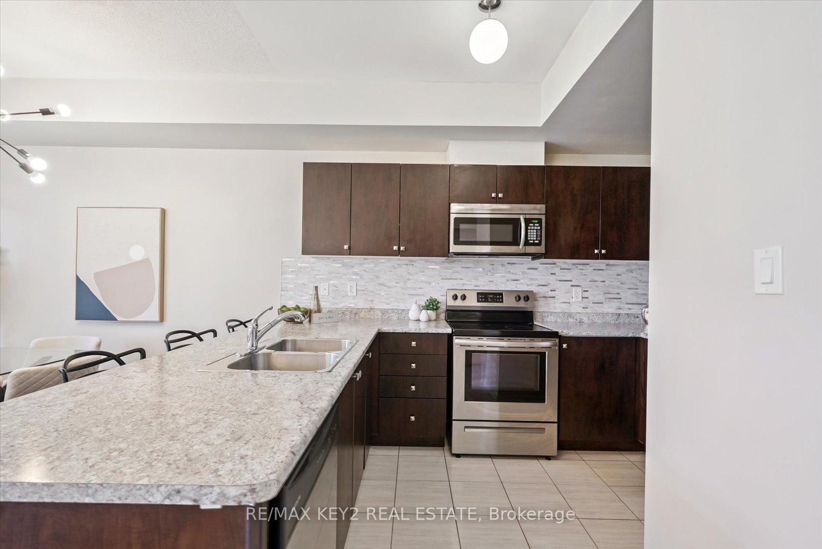 Photo 12 of Unit 175, 1704 Grenwich Glen, Pickering, Duffin Heights — HOMEH