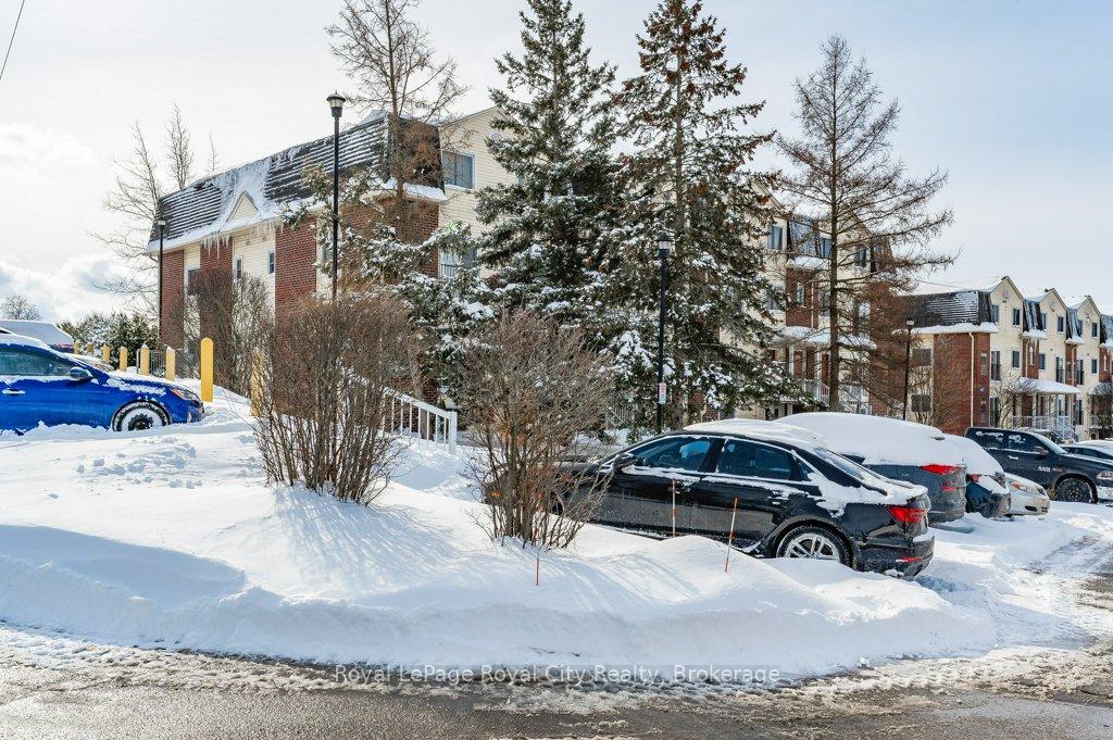 Photo 4 of Unit 229, 460 Janefield Avenue, Guelph, Dovercliffe Park/Old University — HOMEH