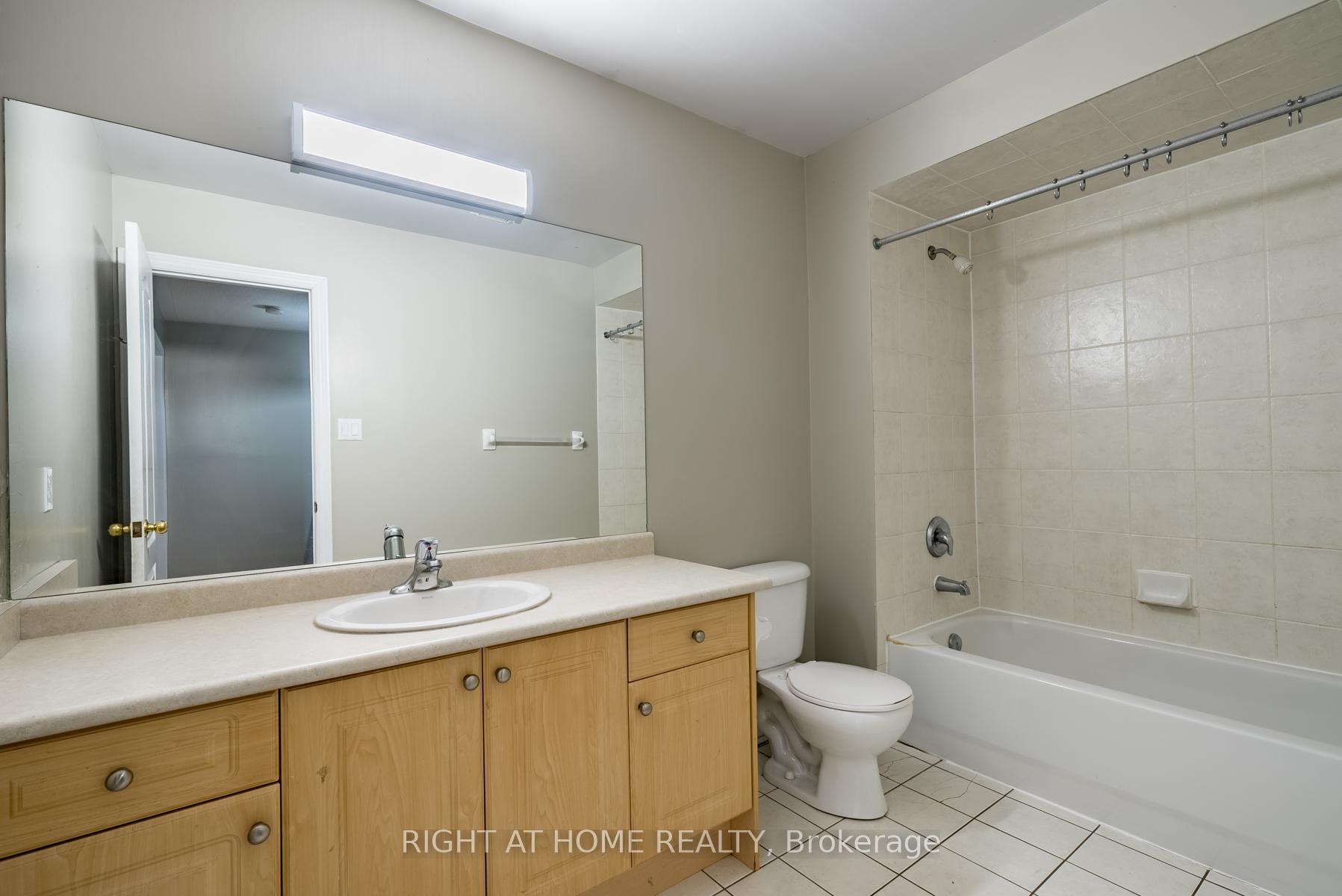 Photo 14 of Unit 20, 19 Niagara Drive, Oshawa, Samac — HOMEH