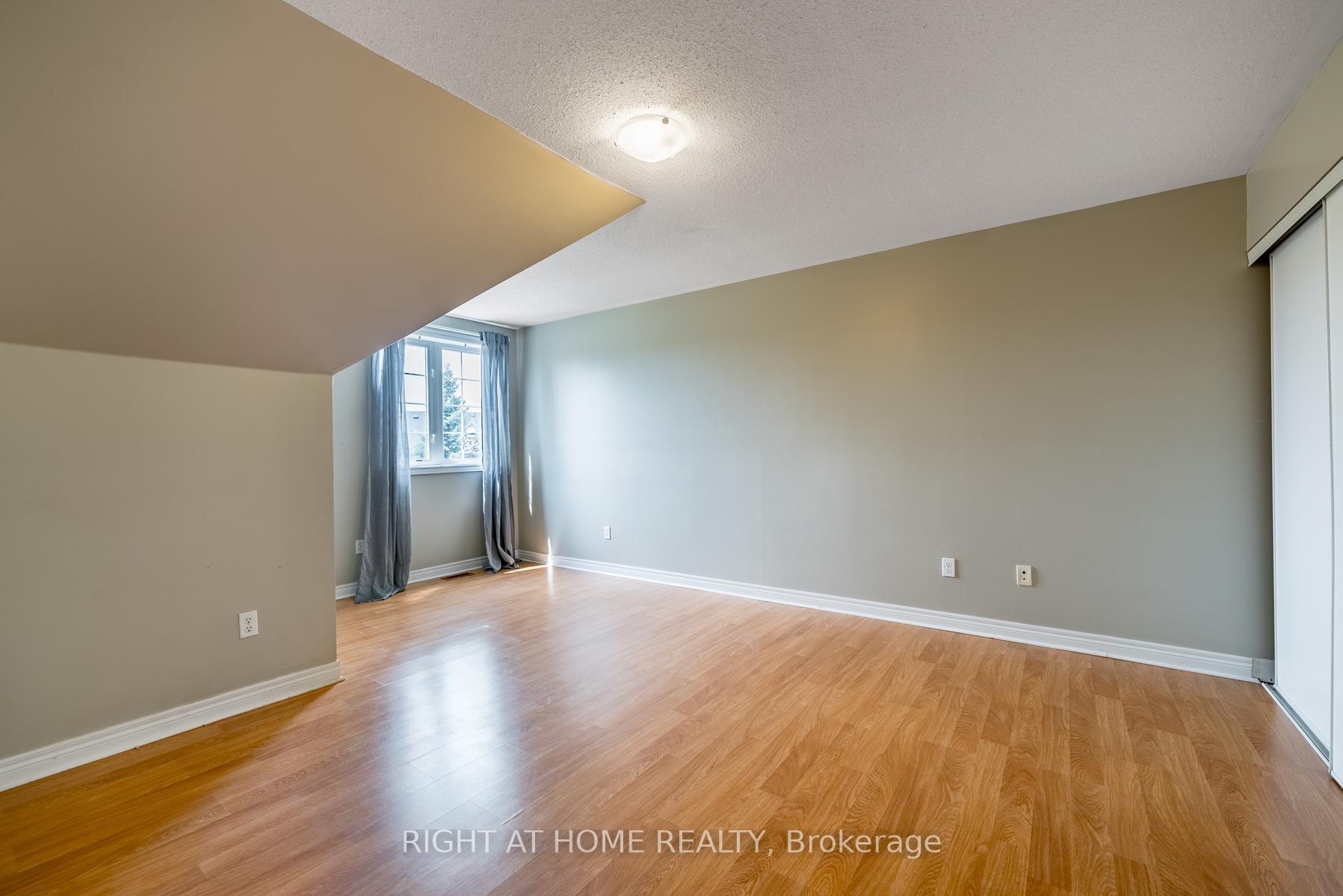 Photo 19 of Unit 20, 19 Niagara Drive, Oshawa, Samac — HOMEH